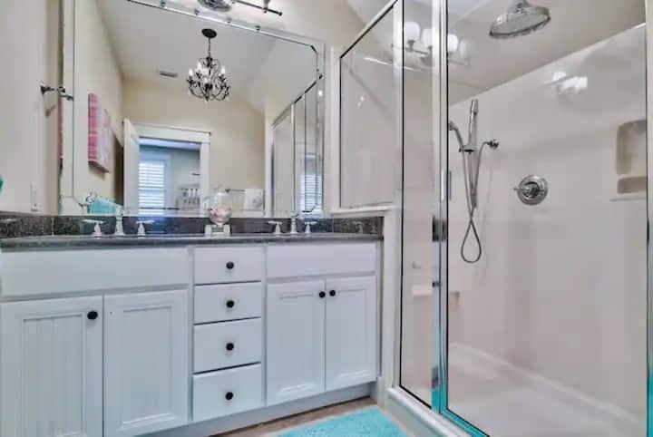 BUNGALOS AT SANDESTIN - Residential