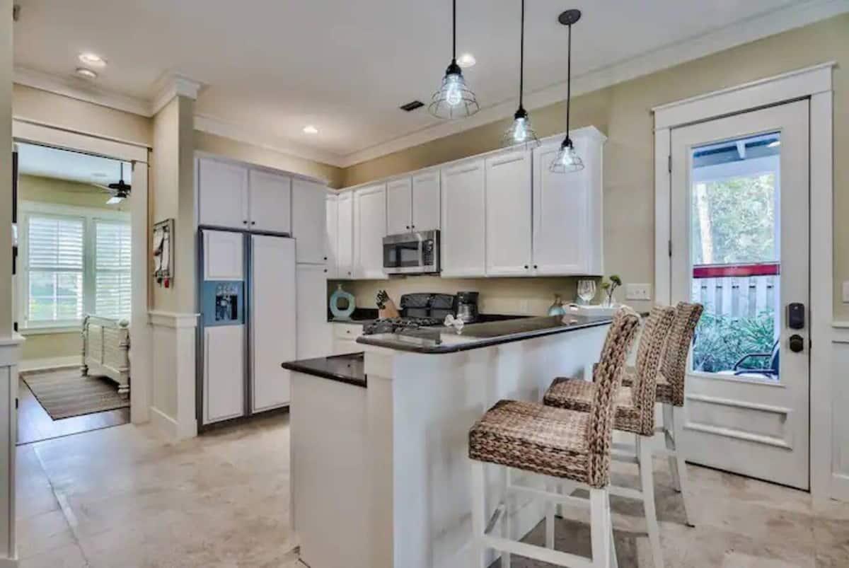 BUNGALOS AT SANDESTIN - Residential