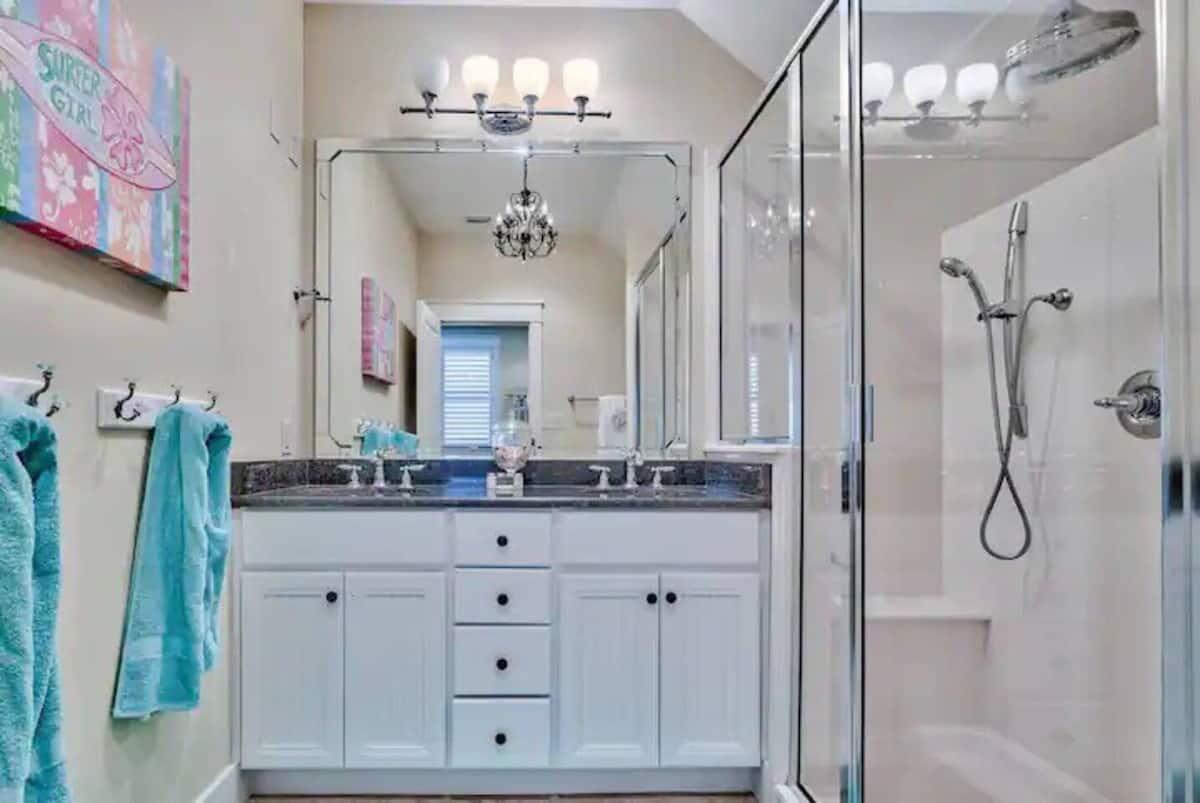 BUNGALOS AT SANDESTIN - Residential