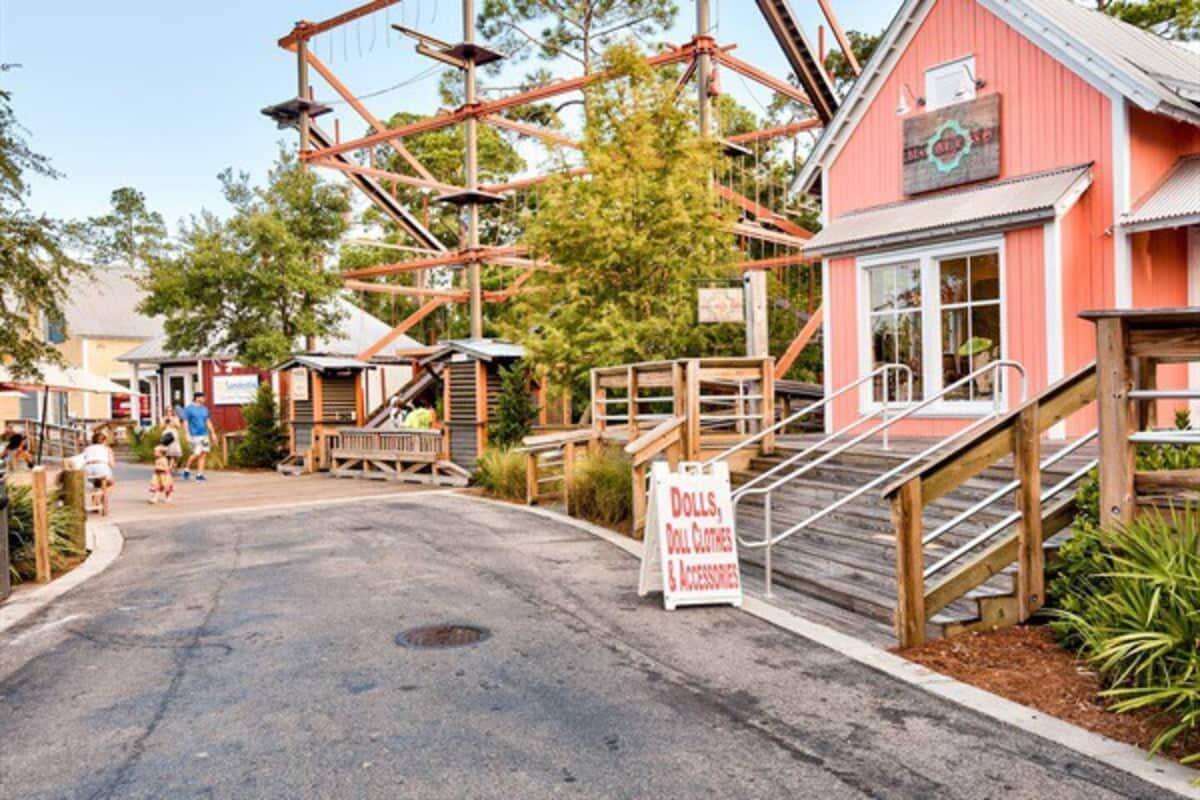 BUNGALOS AT SANDESTIN - Residential