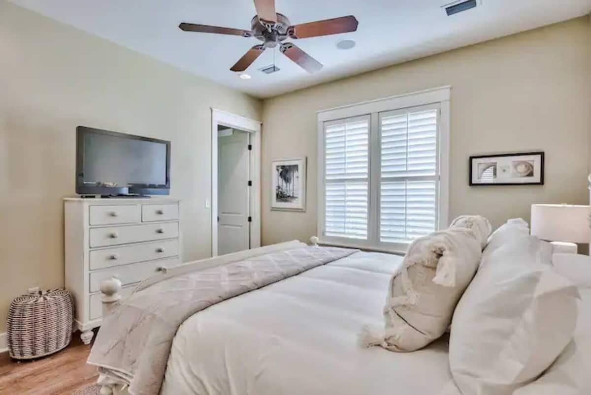 BUNGALOS AT SANDESTIN - Residential