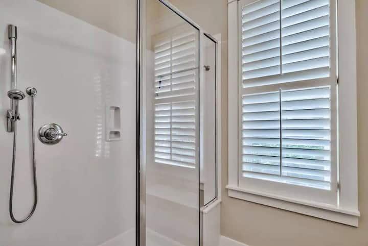 BUNGALOS AT SANDESTIN - Residential