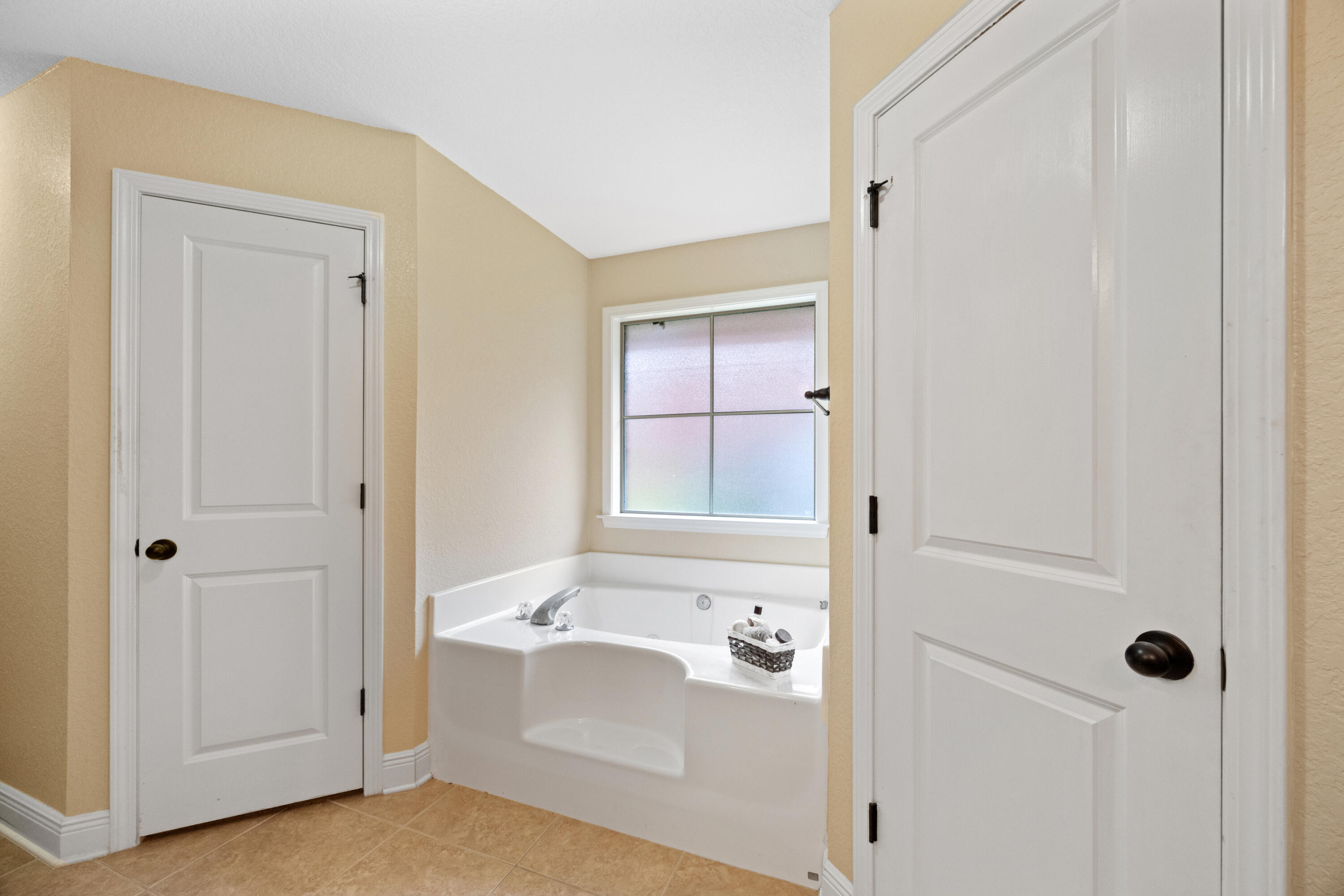 FOX VALLEY - Residential