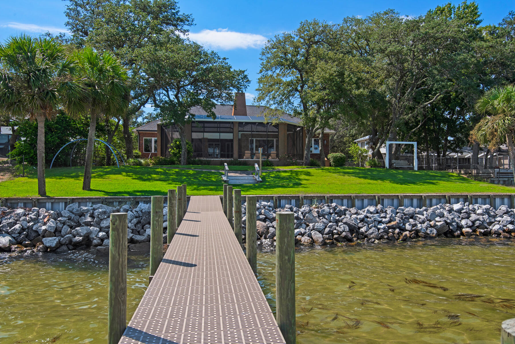 ELLIOTTS POINT - Residential