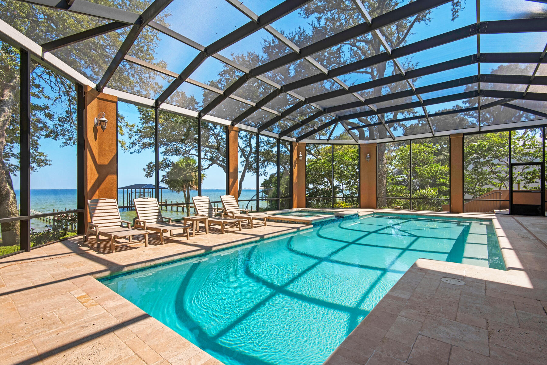 ELLIOTTS POINT - Residential