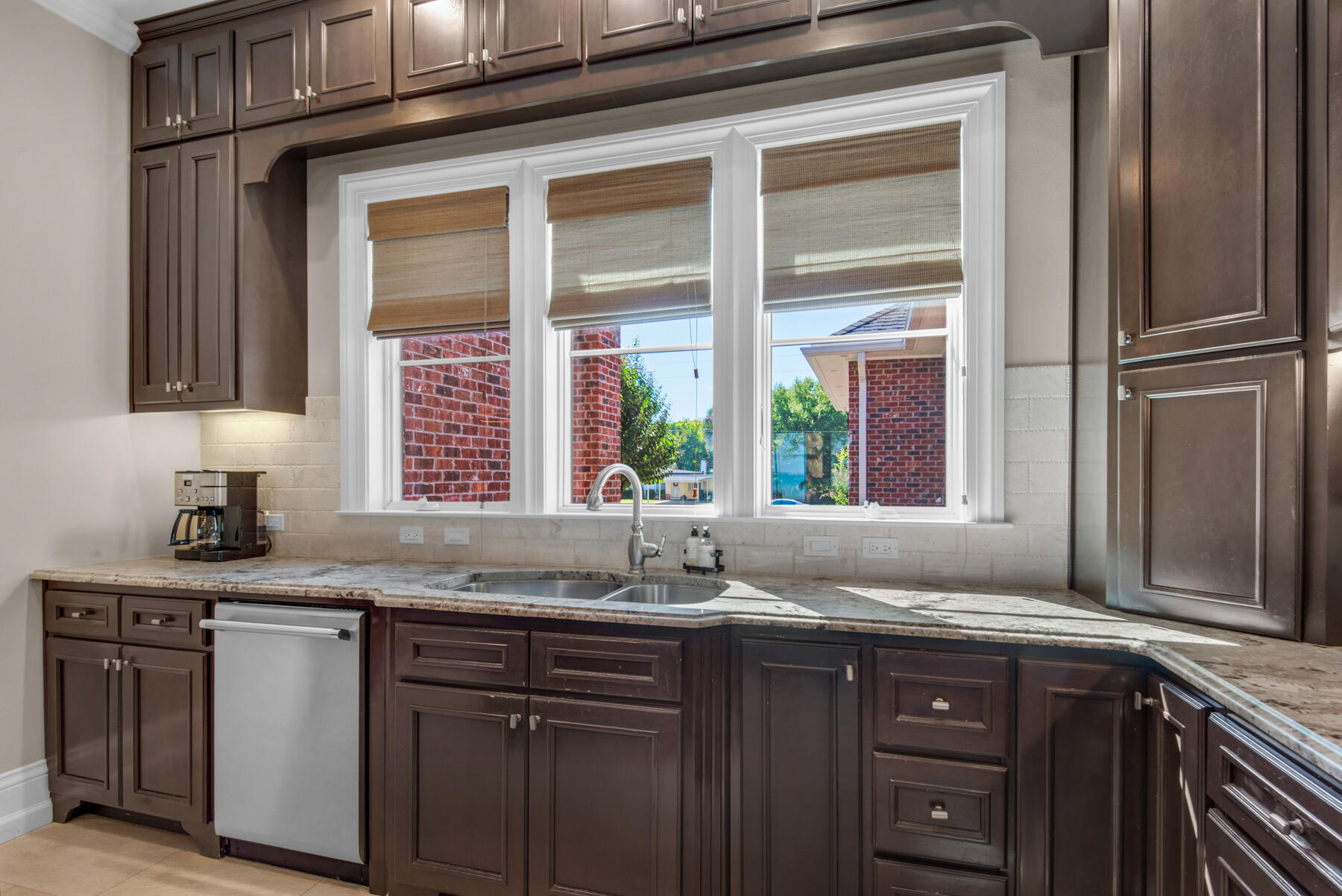 ELLIOTTS POINT - Residential