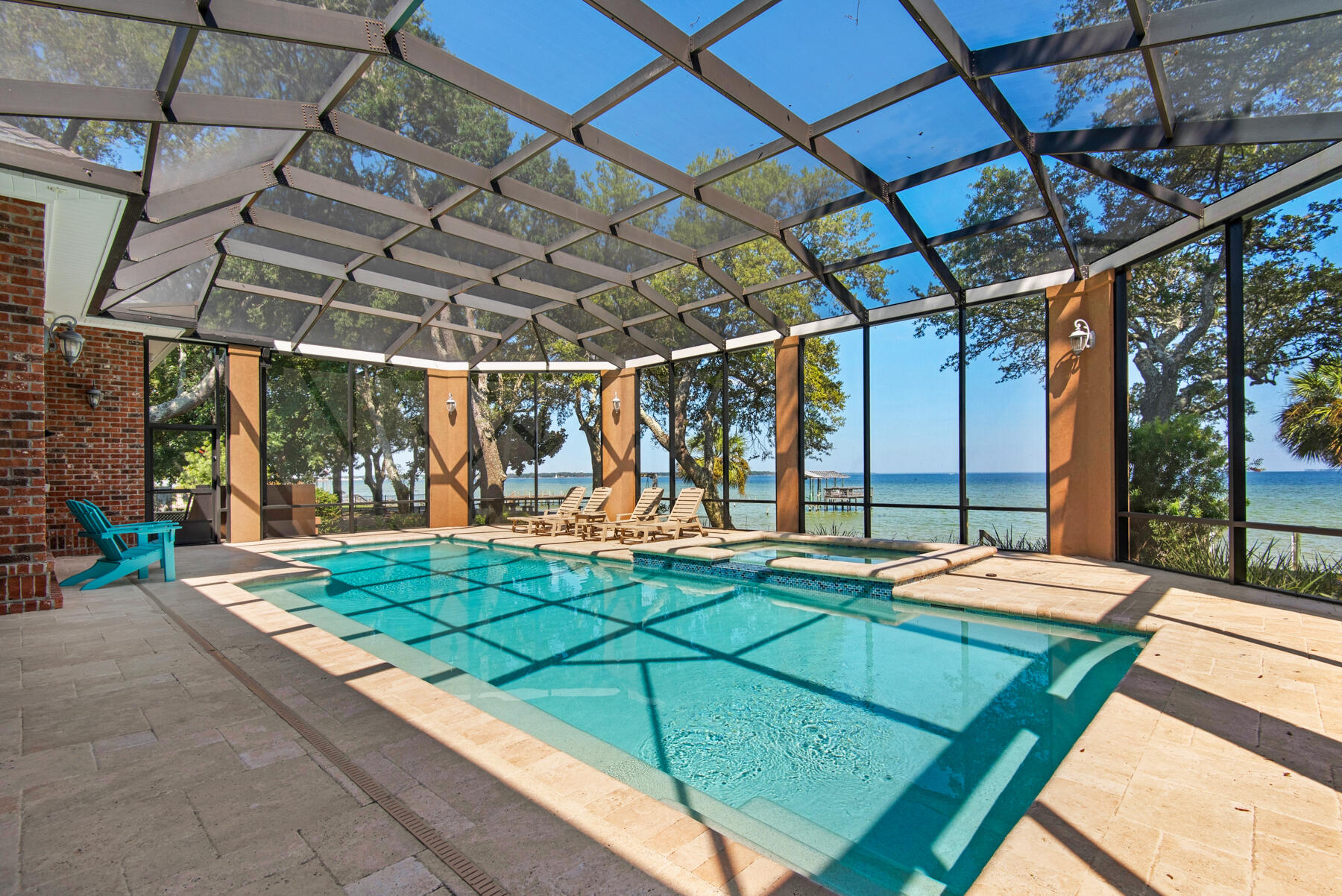 ELLIOTTS POINT - Residential