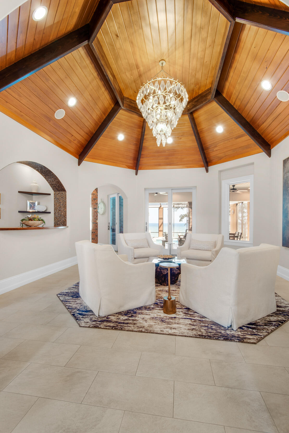 ELLIOTTS POINT - Residential