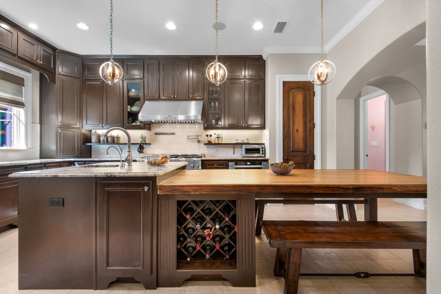 ELLIOTTS POINT - Residential