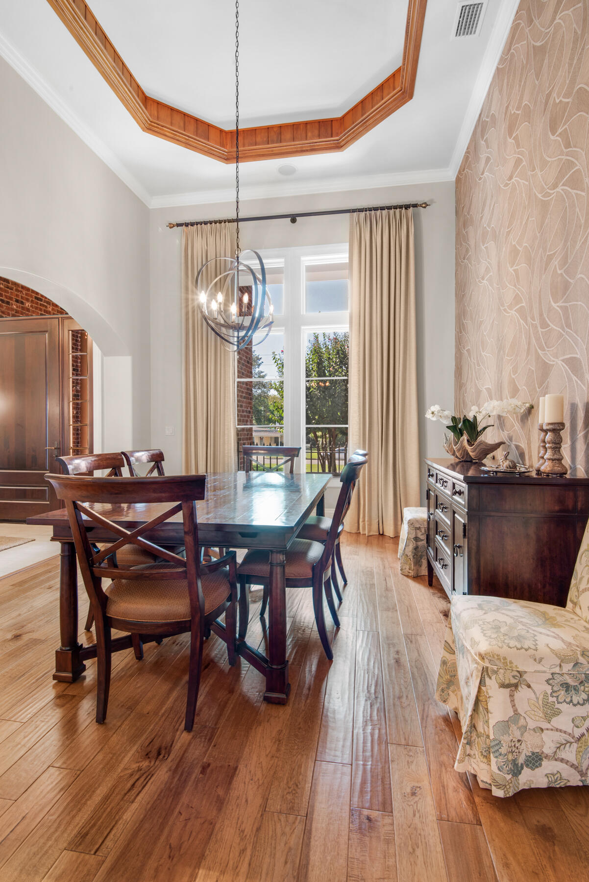 ELLIOTTS POINT - Residential