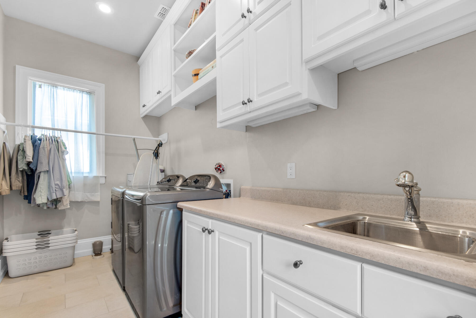 ELLIOTTS POINT - Residential