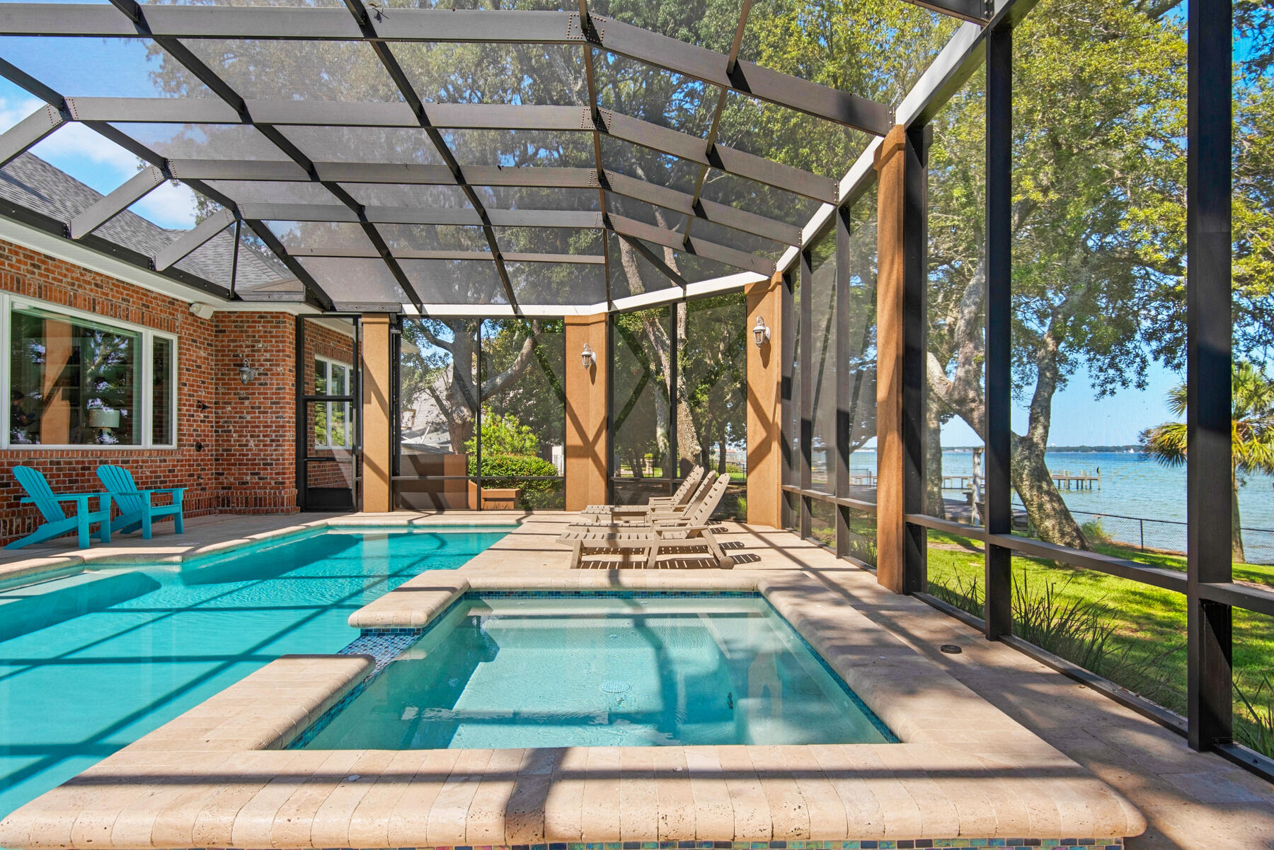 ELLIOTTS POINT - Residential