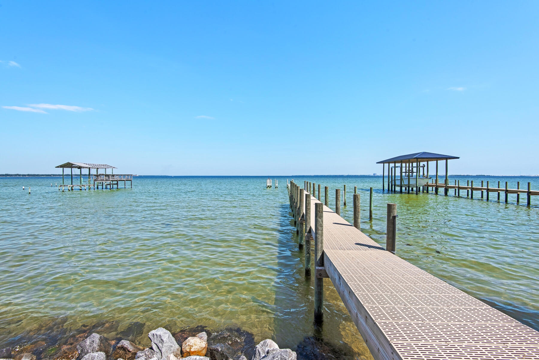 ELLIOTTS POINT - Residential
