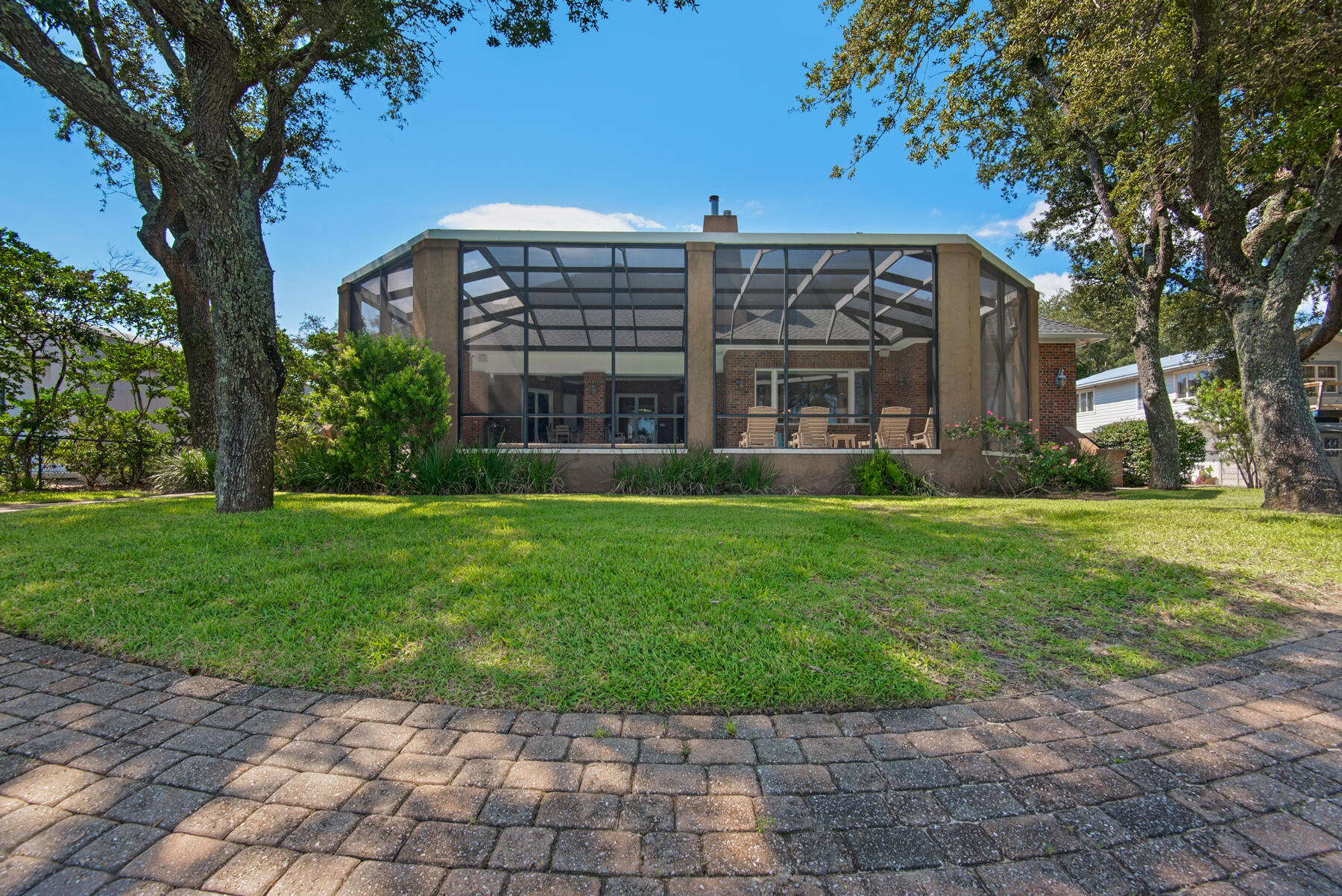 ELLIOTTS POINT - Residential