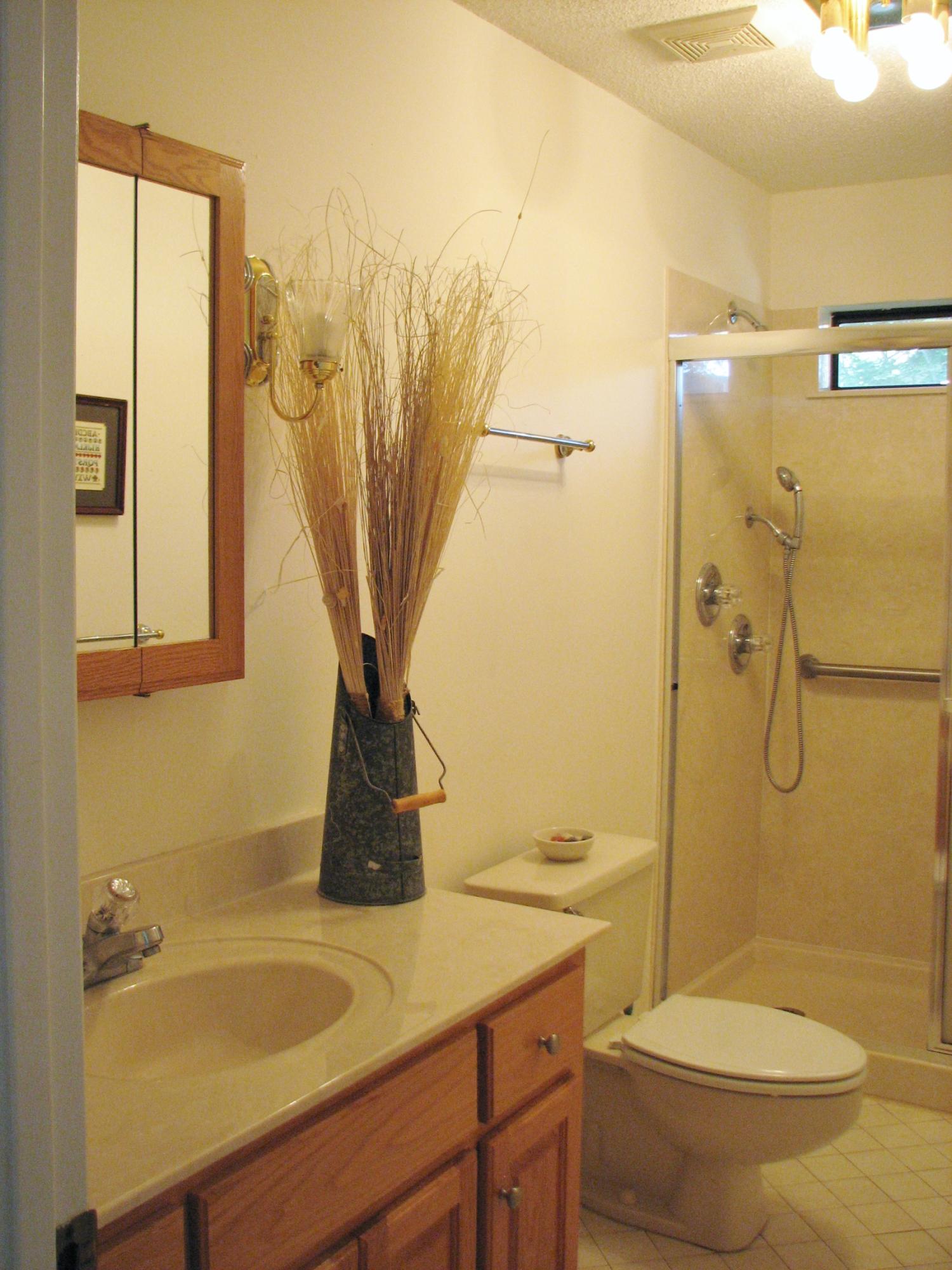 ROCKY BAYOU COUNTRY CLUB ESTATES 4 - Residential