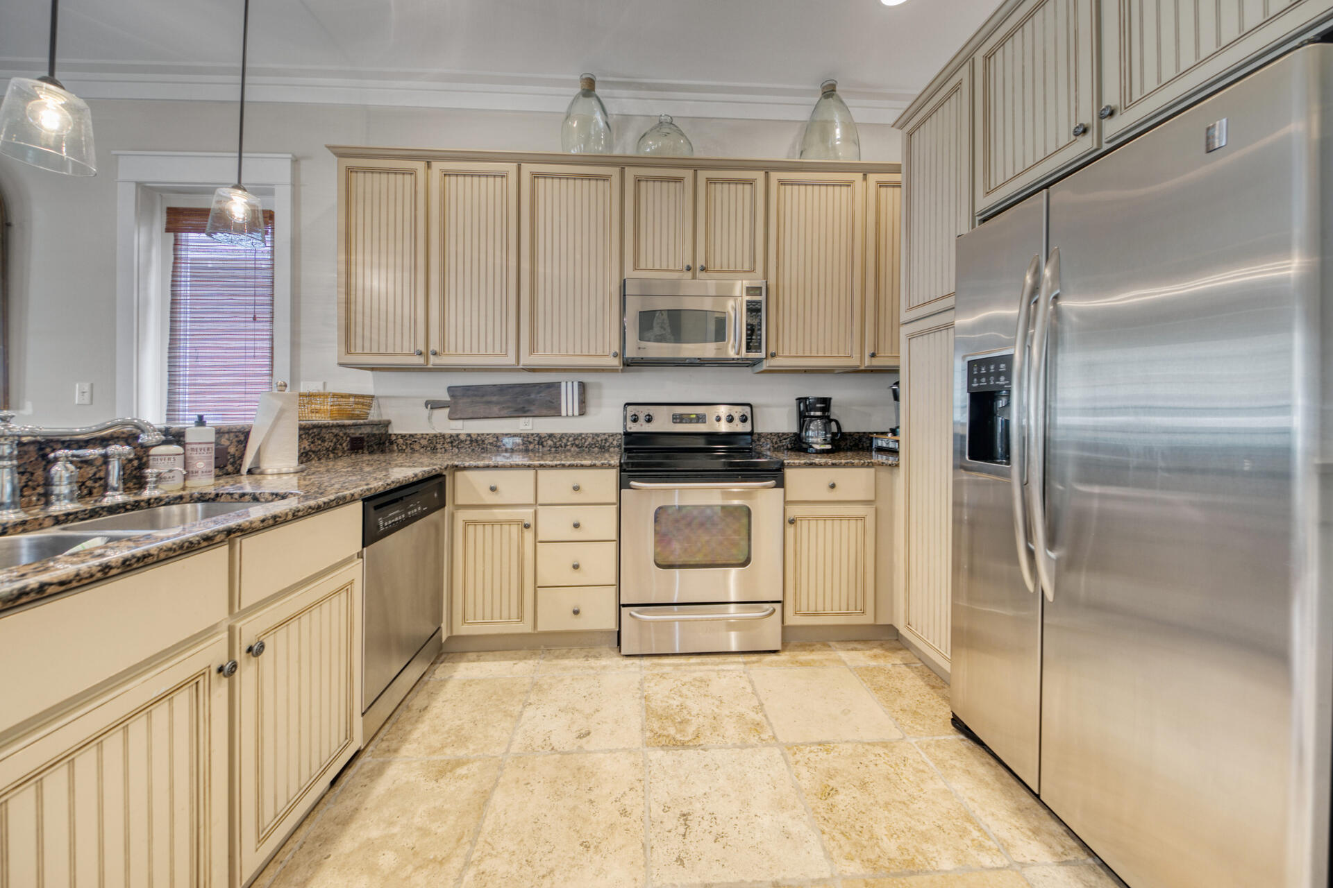 BUNGALOS AT SANDESTIN - Residential