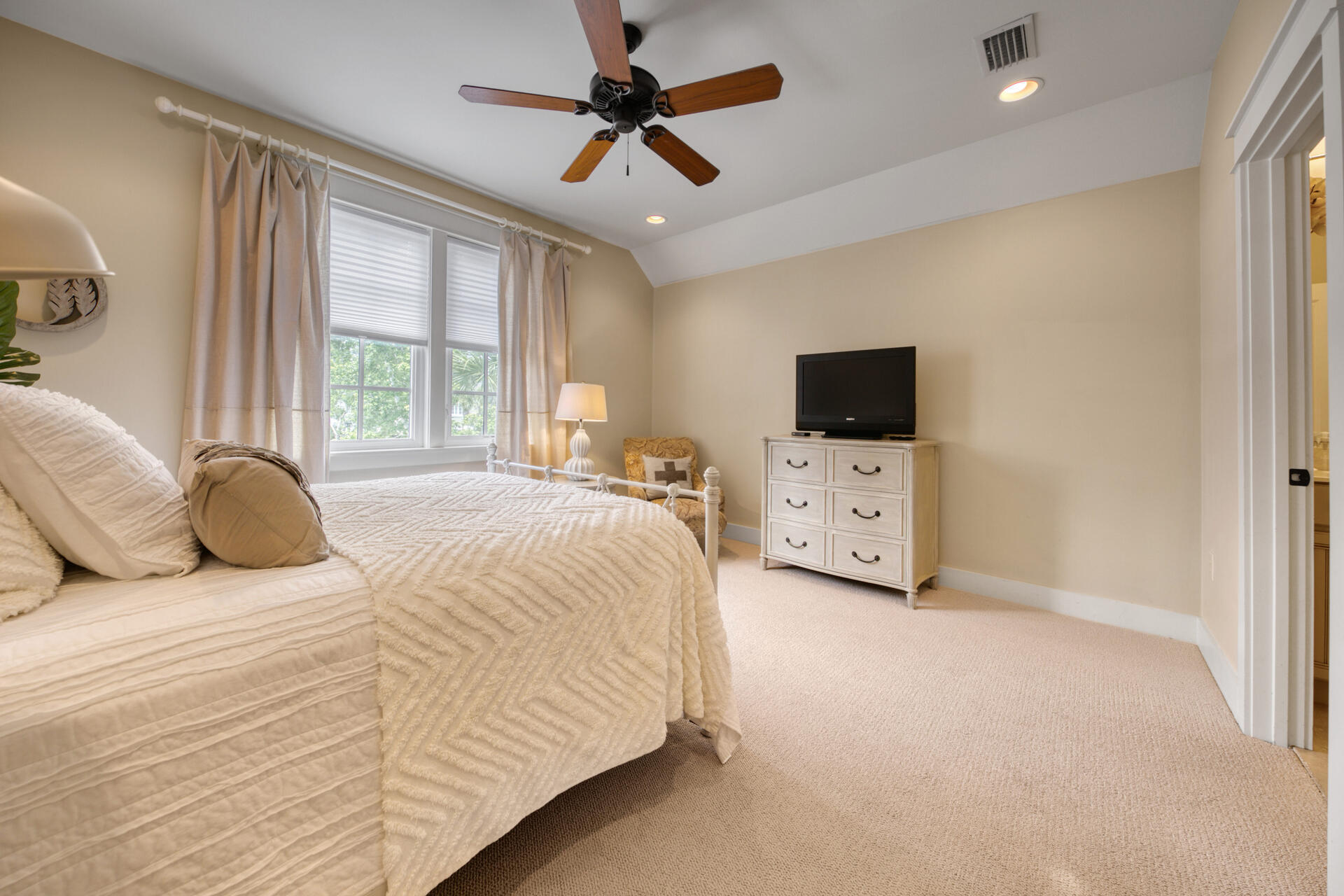 BUNGALOS AT SANDESTIN - Residential