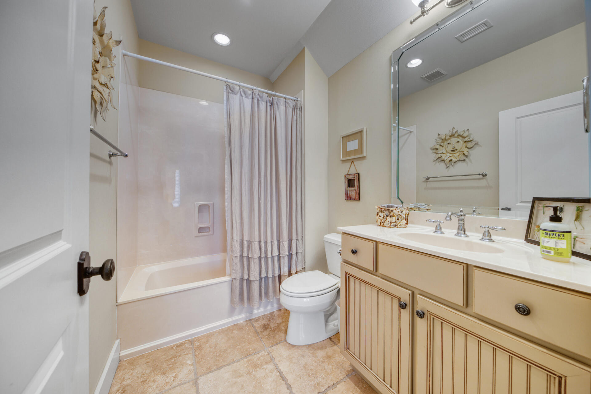 BUNGALOS AT SANDESTIN - Residential