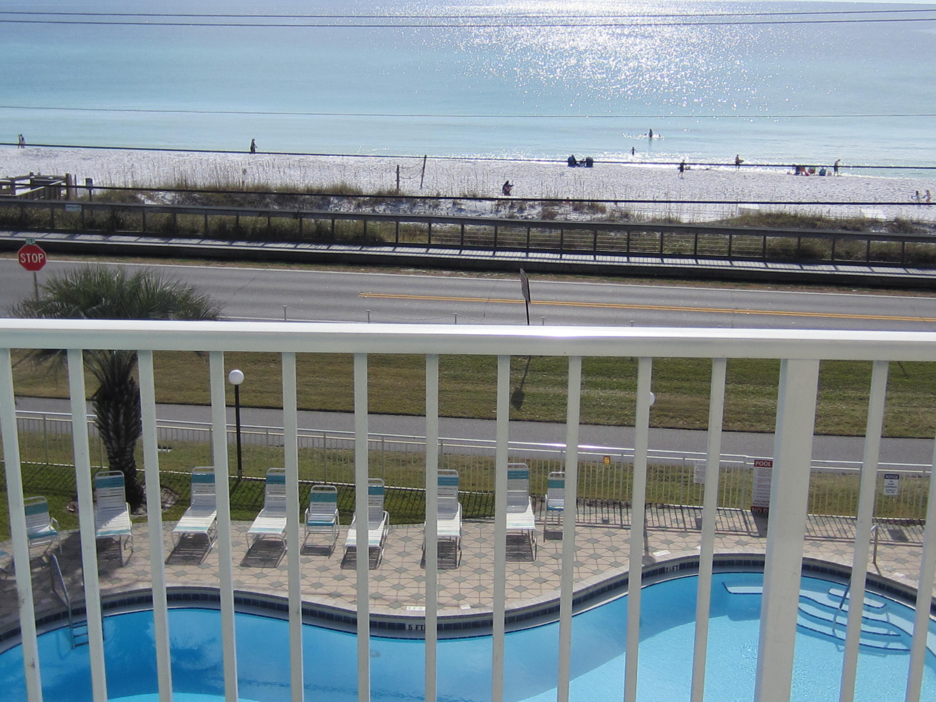 MARAVILLA CONDO PH 1 - Residential