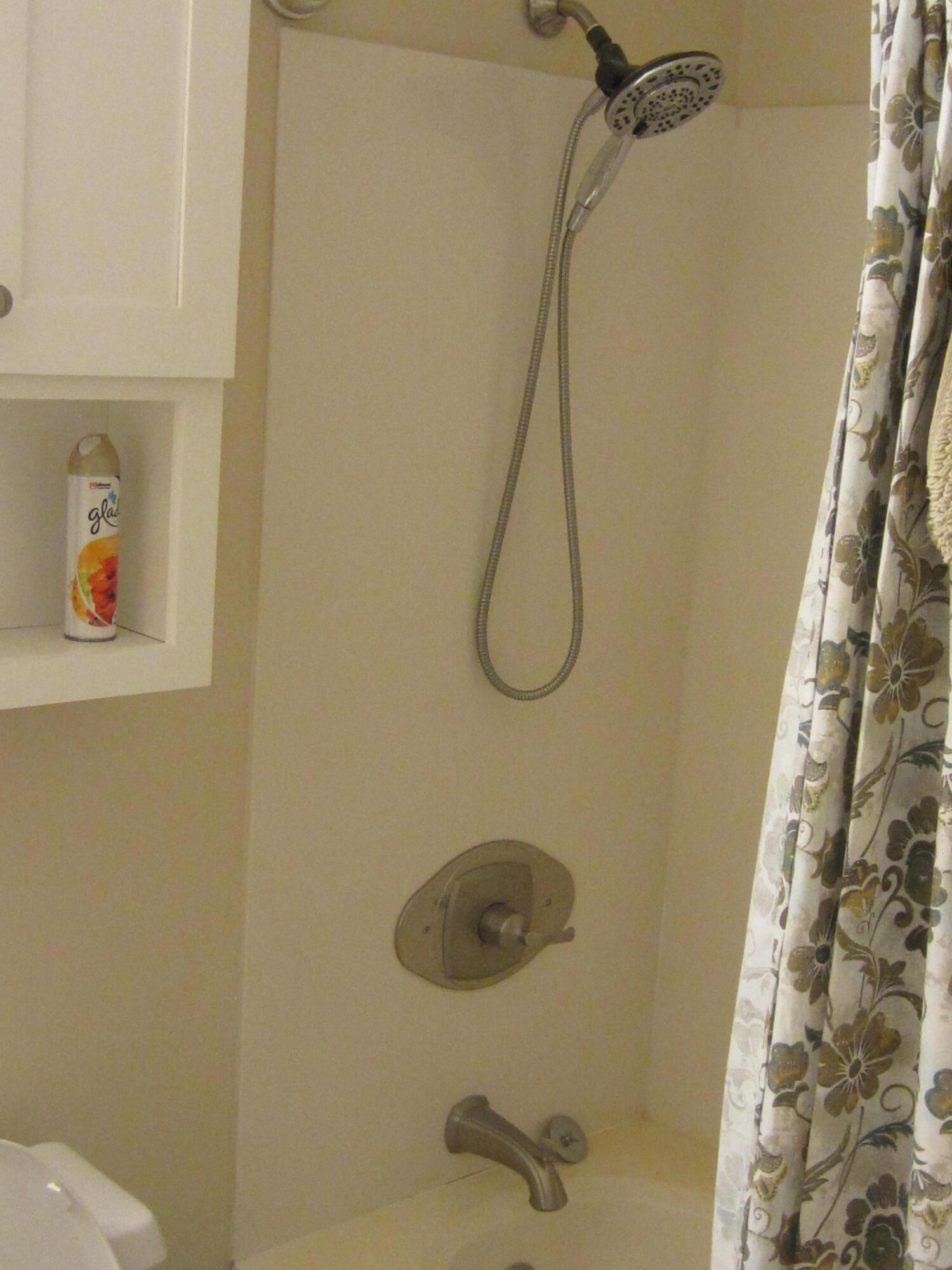 MARAVILLA CONDO PH 1 - Residential