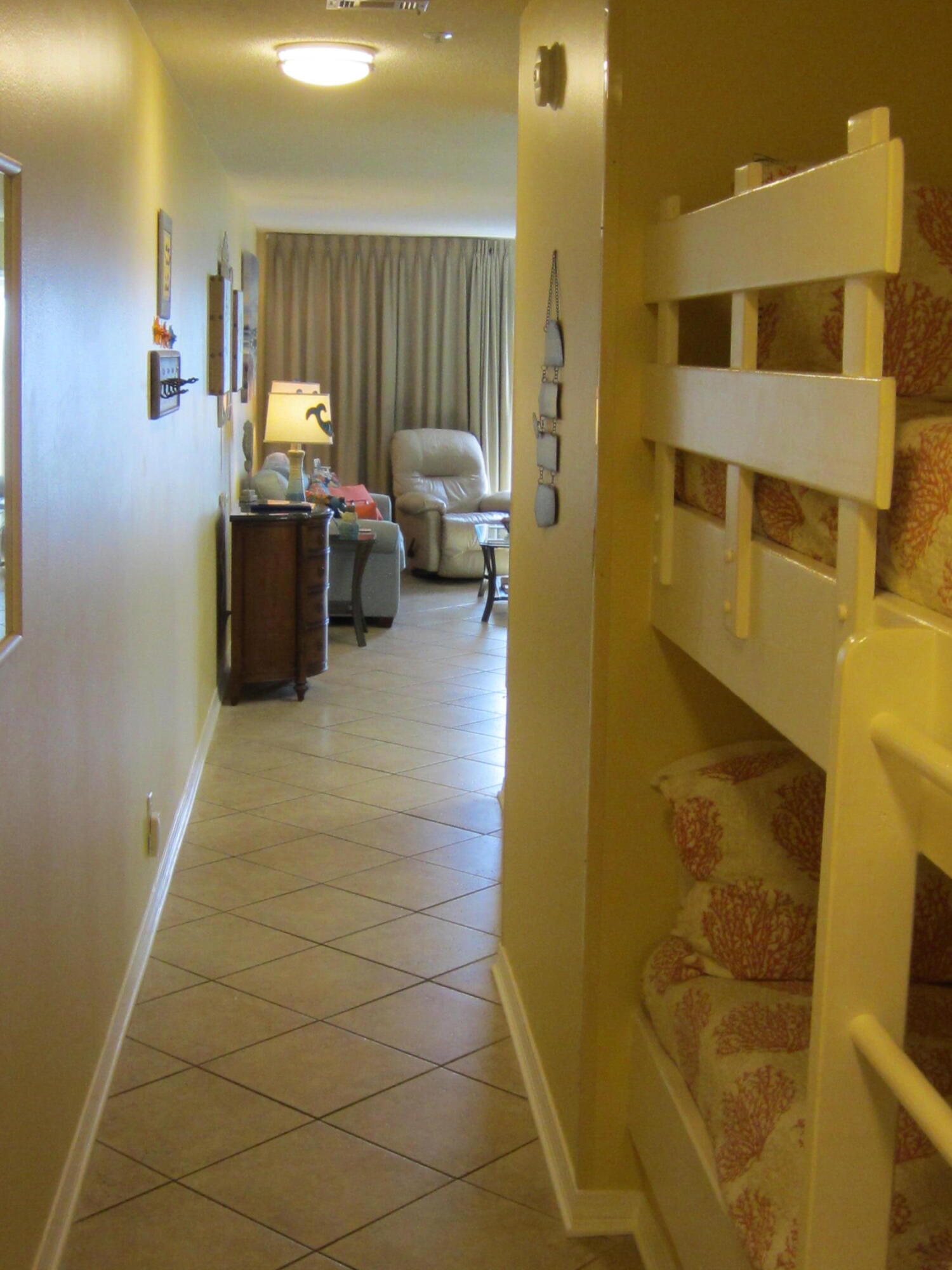 MARAVILLA CONDO PH 1 - Residential