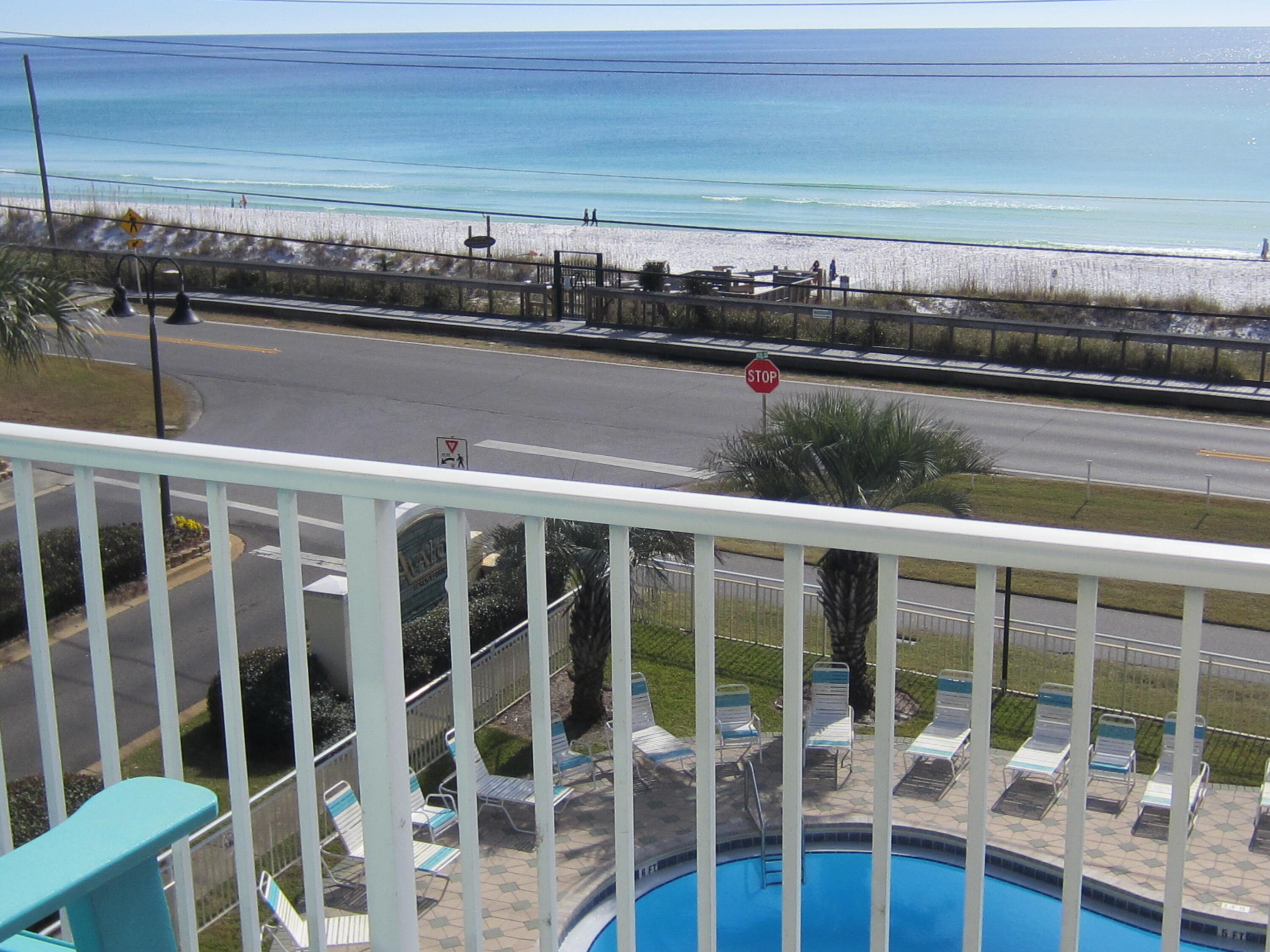 MARAVILLA CONDO PH 1 - Residential