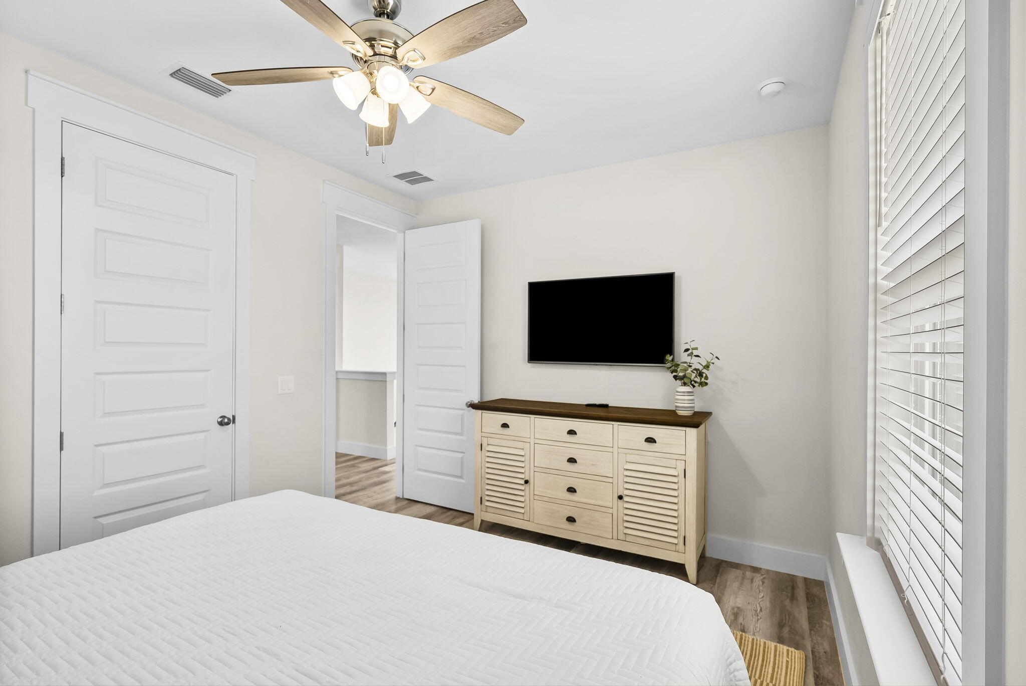 LAGUNA BEACH 2ND ADDN - Residential