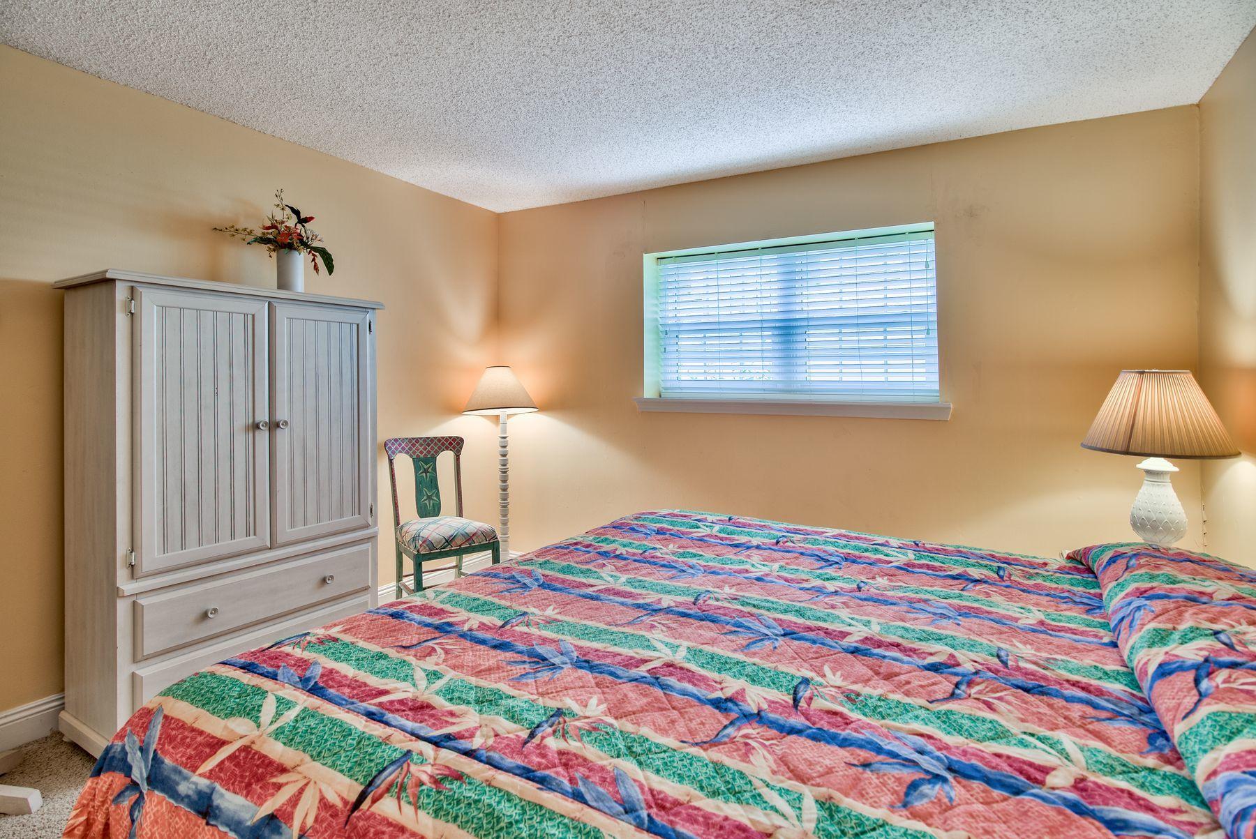 SEASCAPE CONDO FAIRWAYS AT - Residential