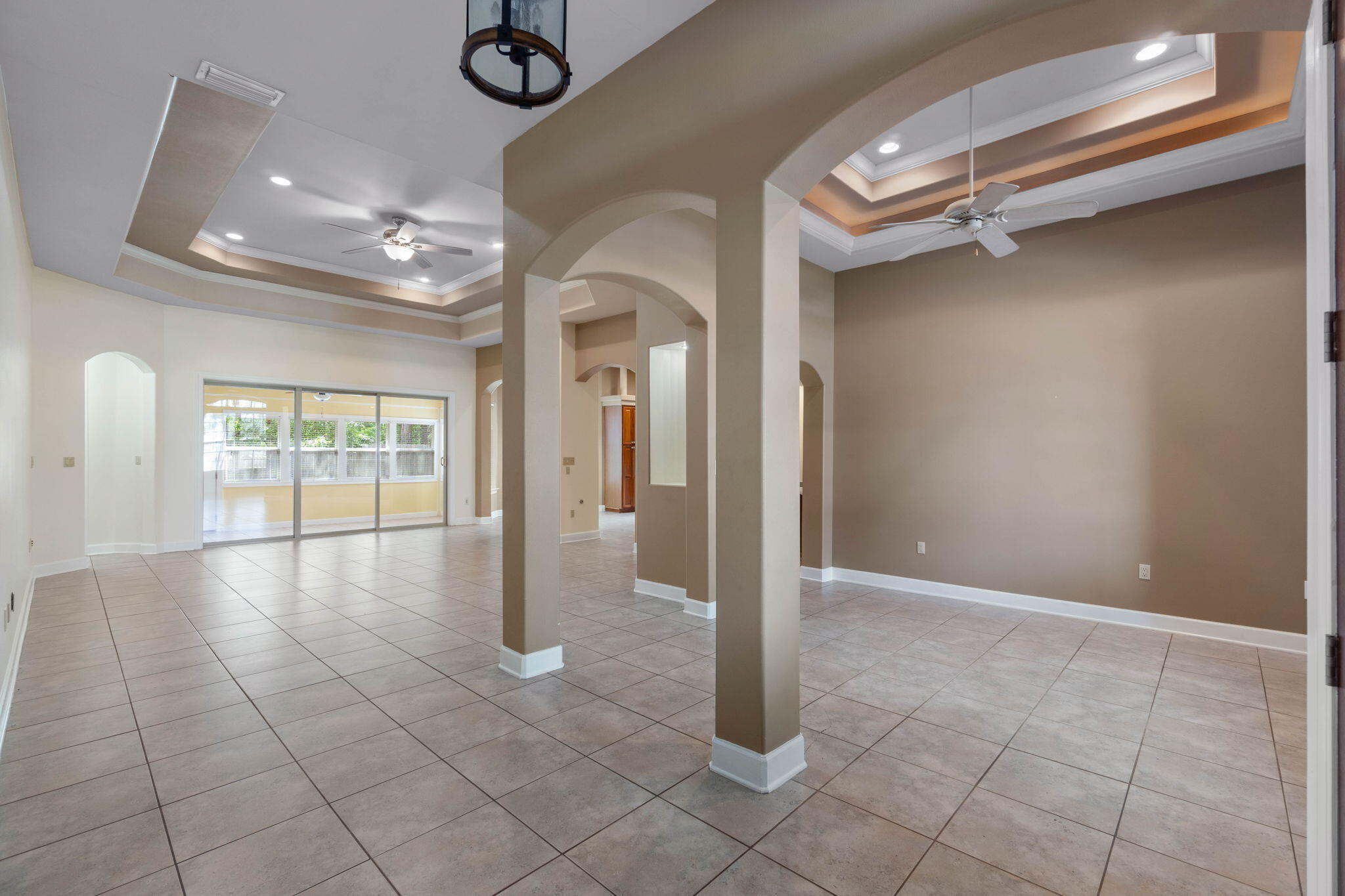 CHARDONNAY ESTATES - Residential