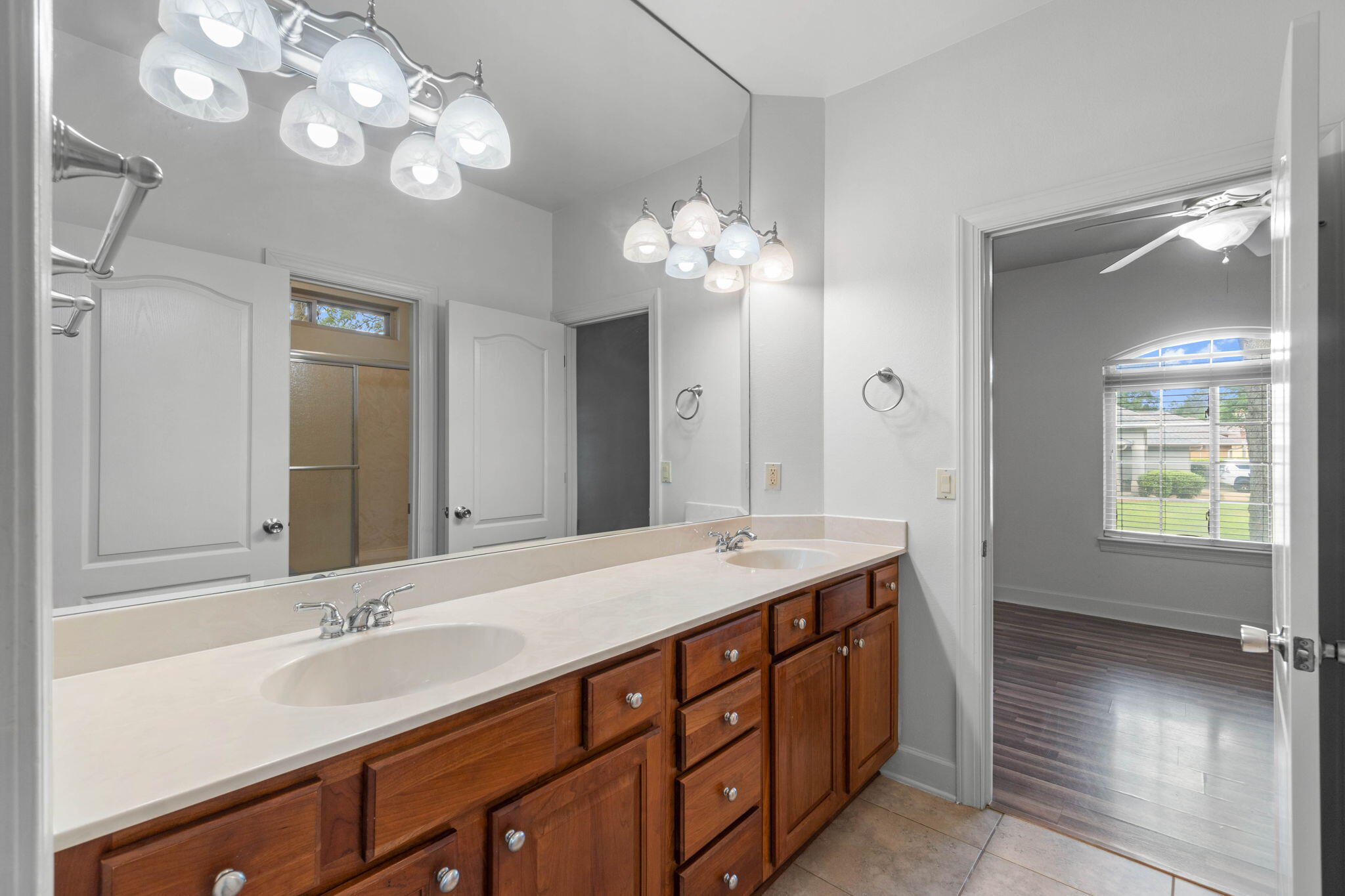 CHARDONNAY ESTATES - Residential