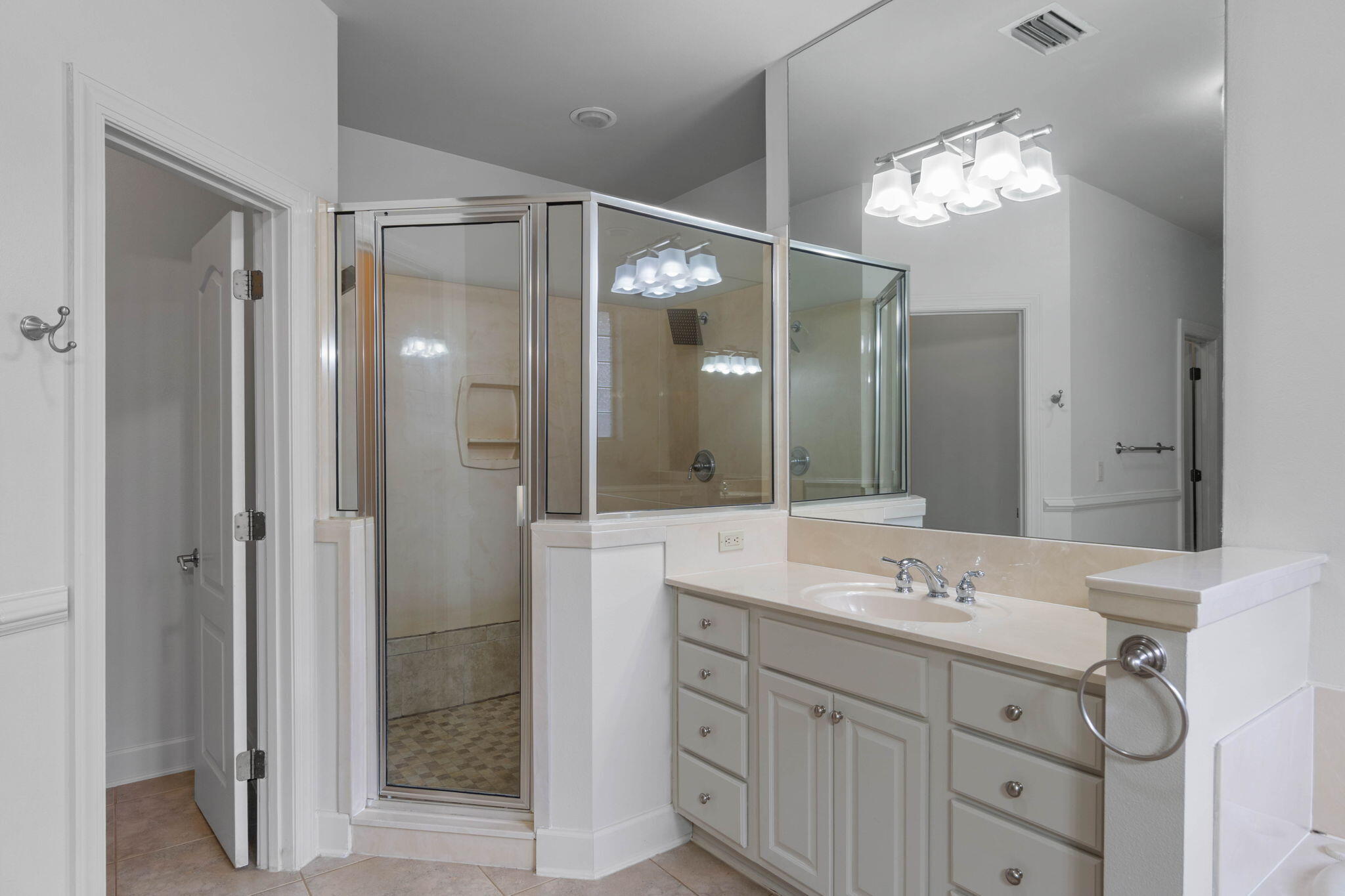 CHARDONNAY ESTATES - Residential