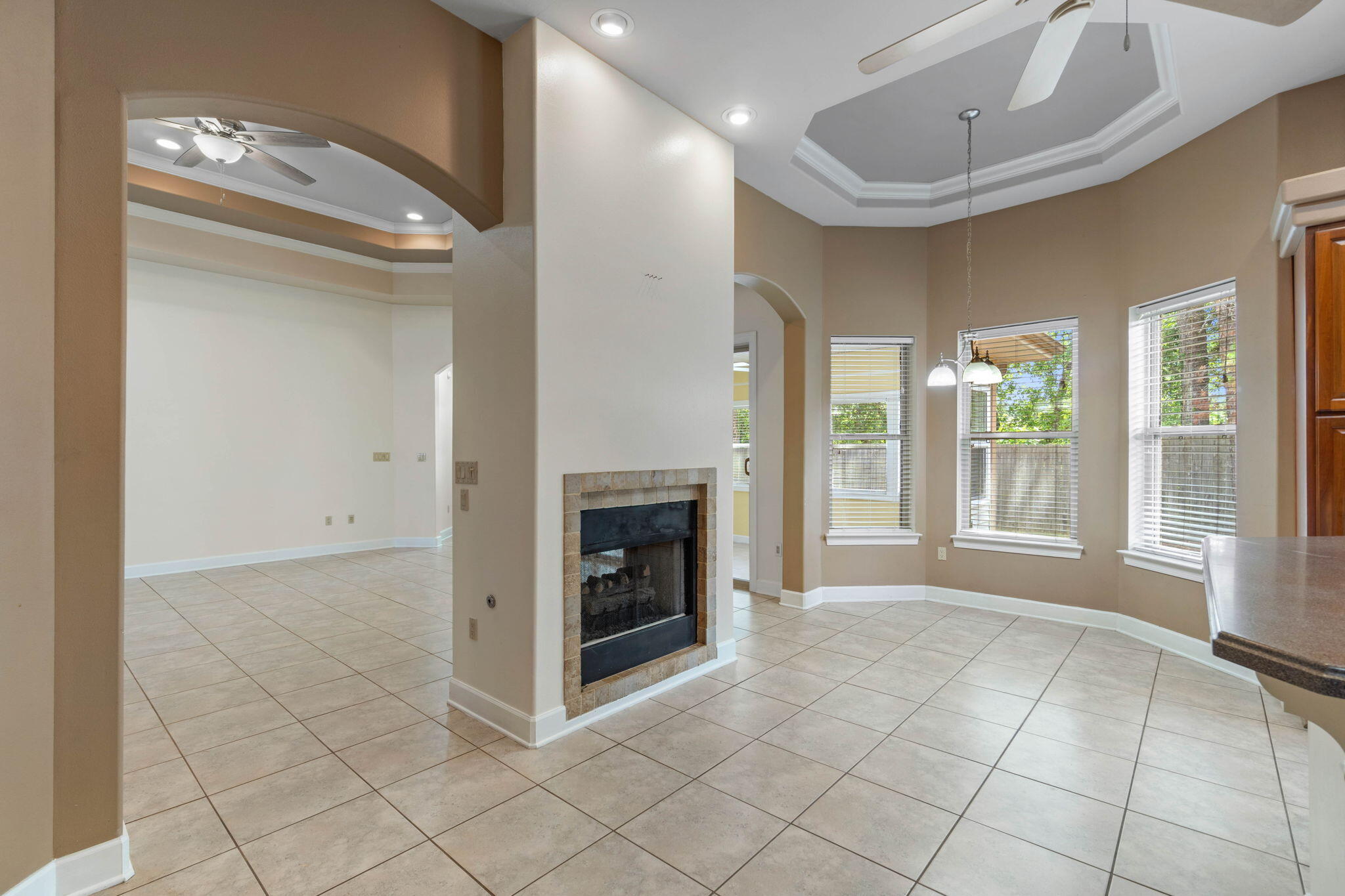 CHARDONNAY ESTATES - Residential