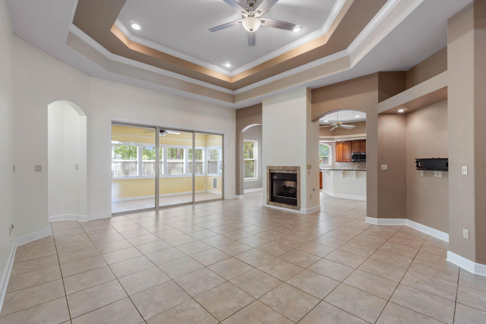 CHARDONNAY ESTATES - Residential