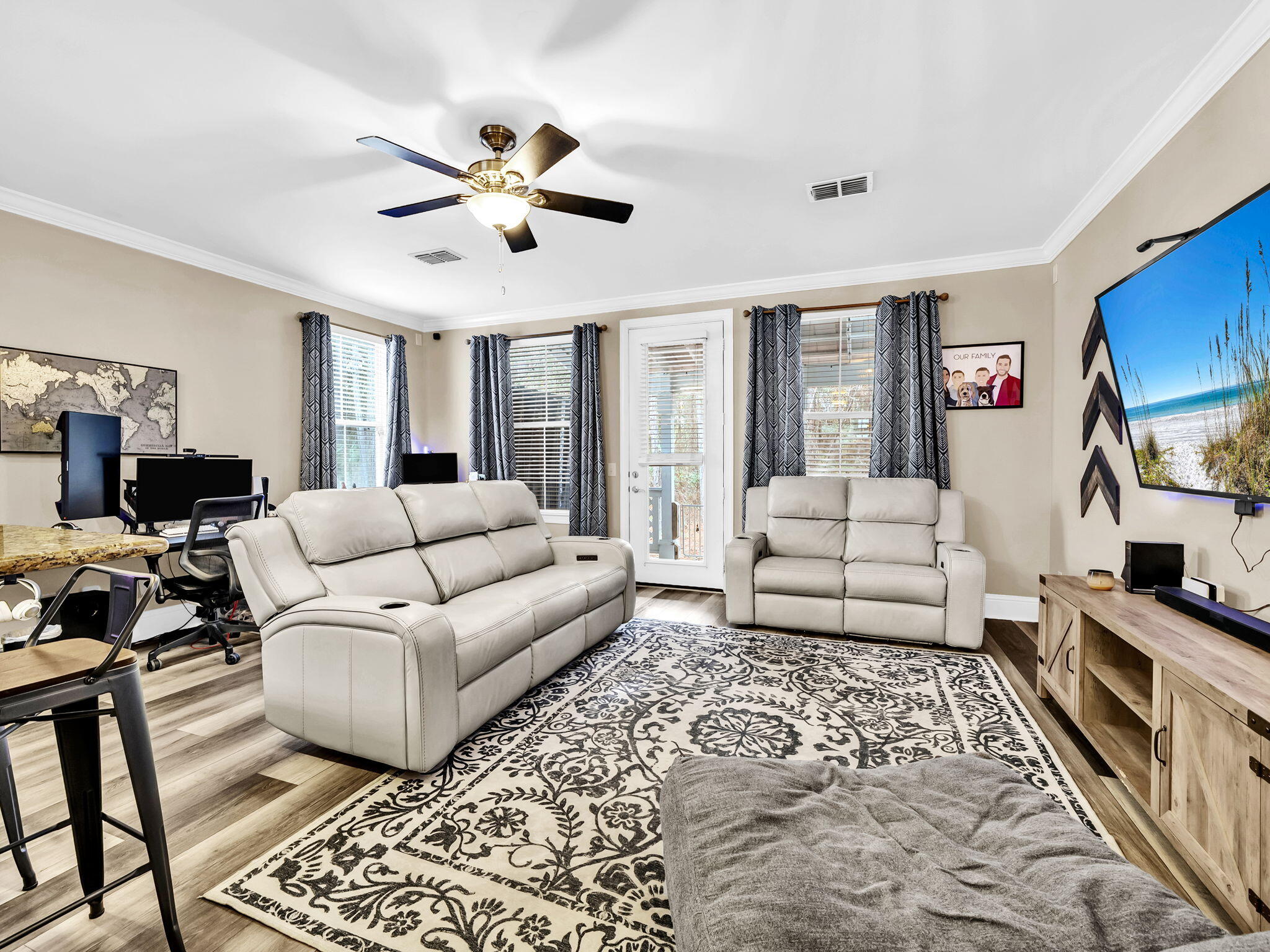 EAGLE BAY - Residential