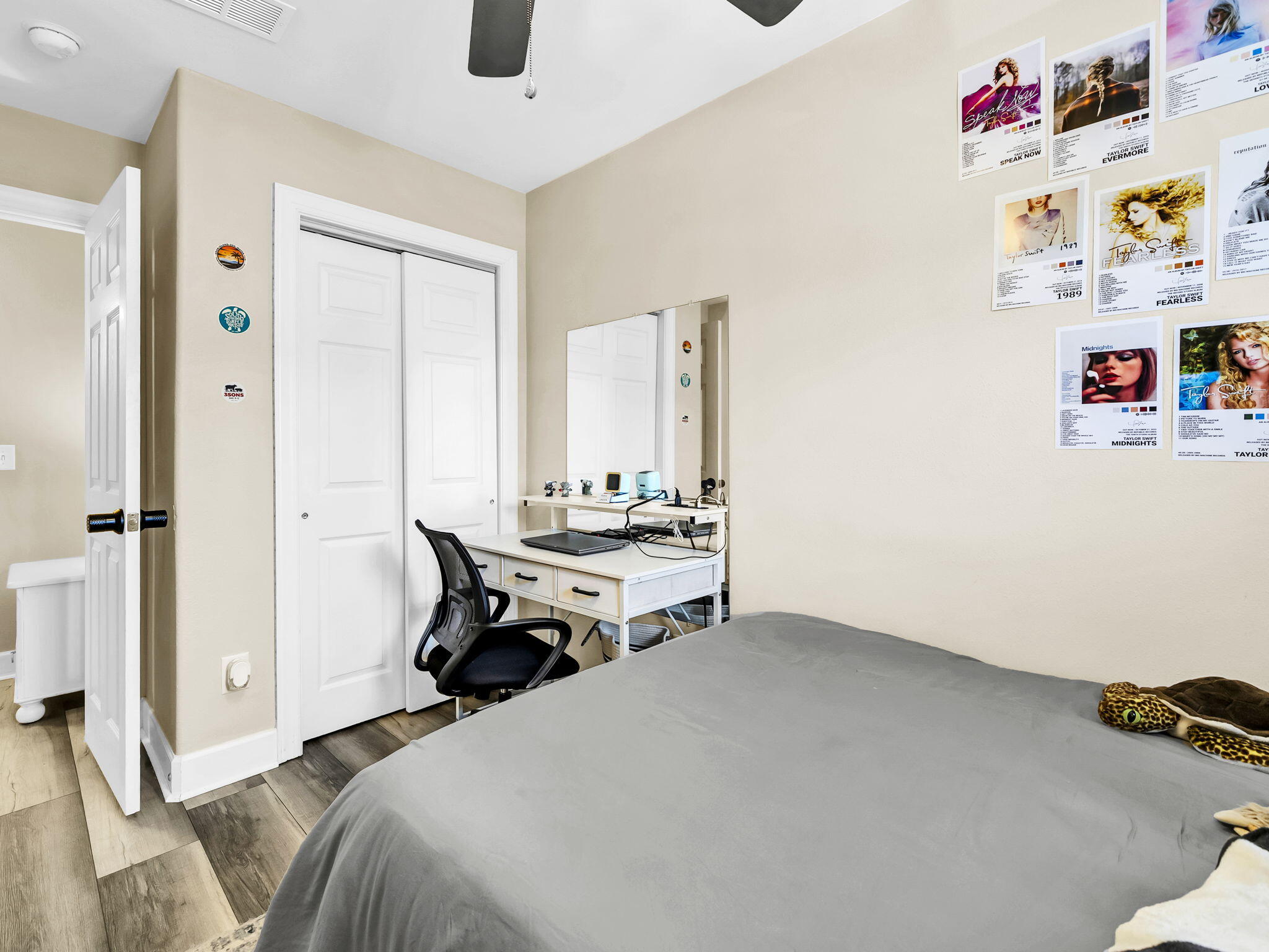 EAGLE BAY - Residential