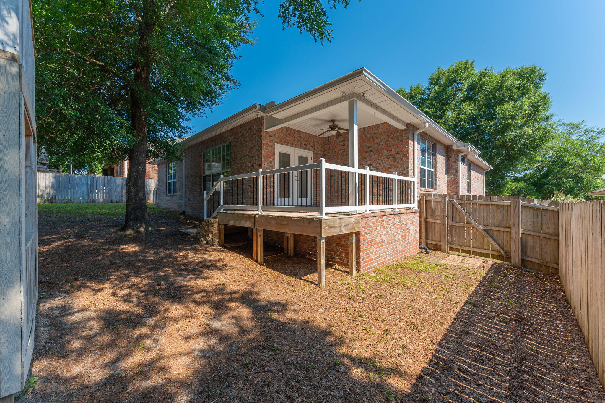 TRAILWOOD ESTATES - Residential Lease