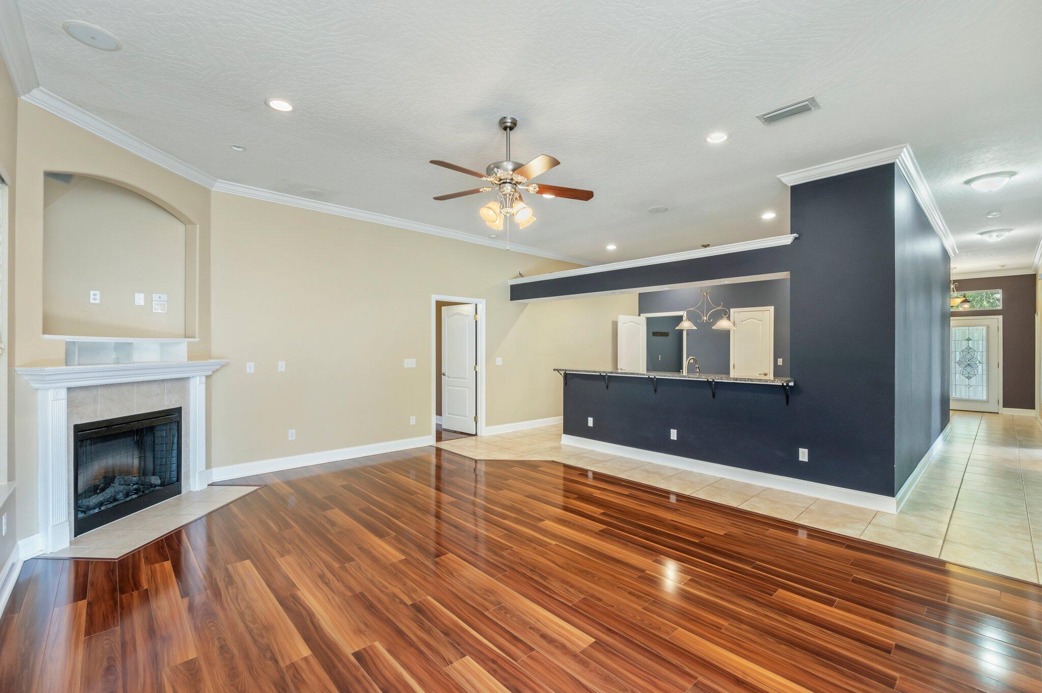 TRAILWOOD ESTATES - Residential Lease