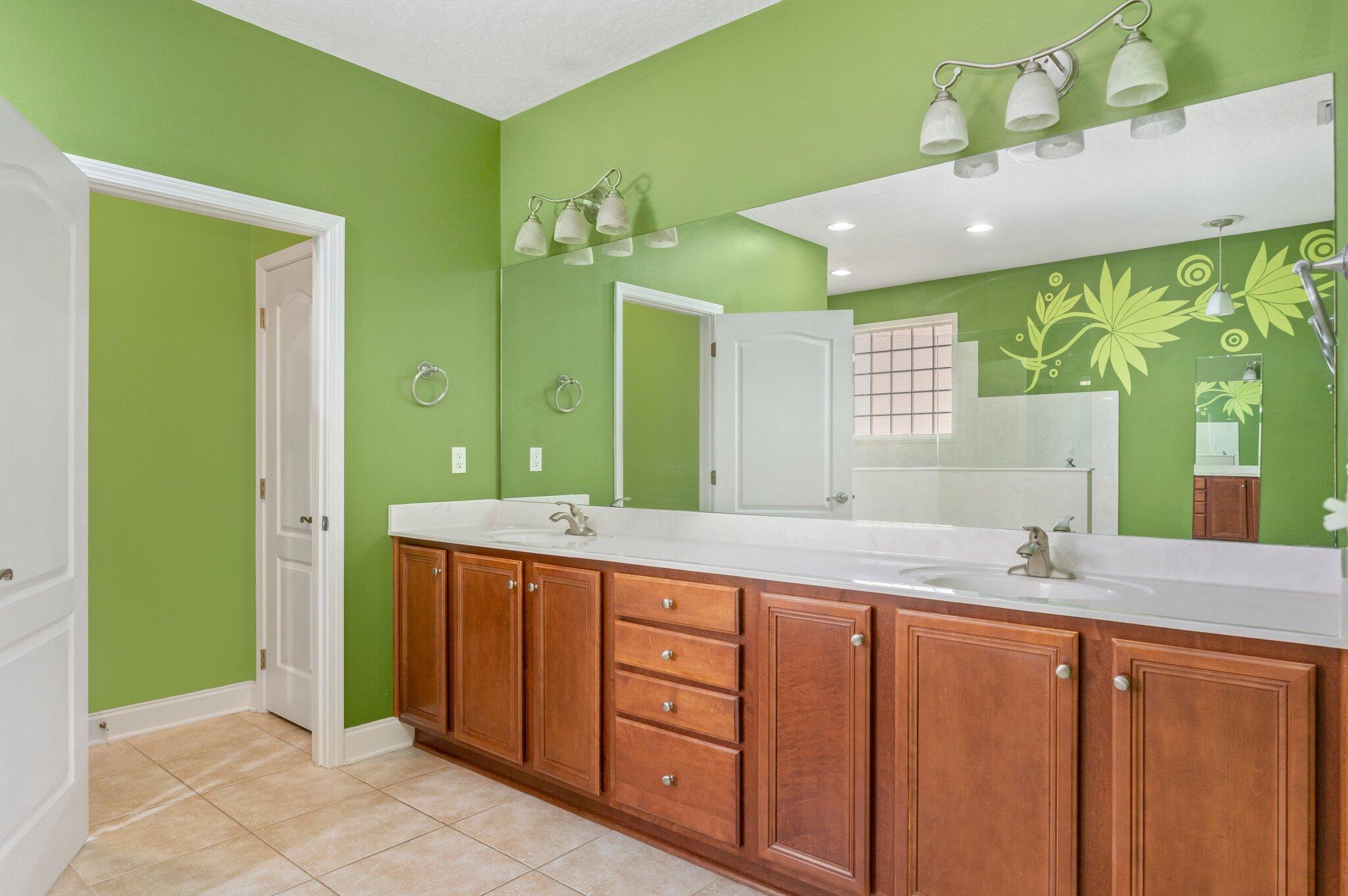 TRAILWOOD ESTATES - Residential Lease