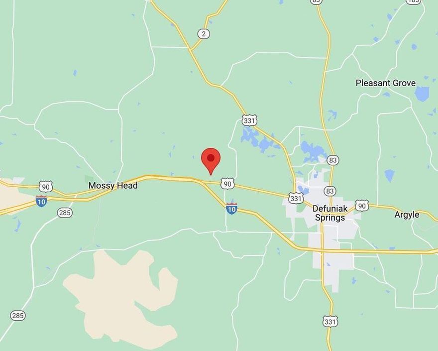 Great investment property! Oakwood Hills that is exploding with new growth, come get your piece of the action before its too late. 2 acres in Oakwood Hills on cul de sac. Triple lot and can be subdivided. Not in a flood zone. Mobile homes allowed. No utilities in place.Coordinates: 30.752735, -86.224986