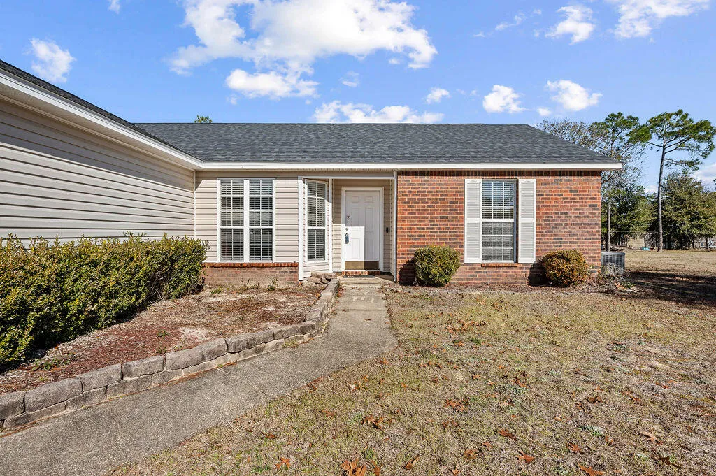 Crestview, Florida 32539, United States, 3 Bedrooms Bedrooms, ,2 BathroomsBathrooms,Residential,Pending,17401