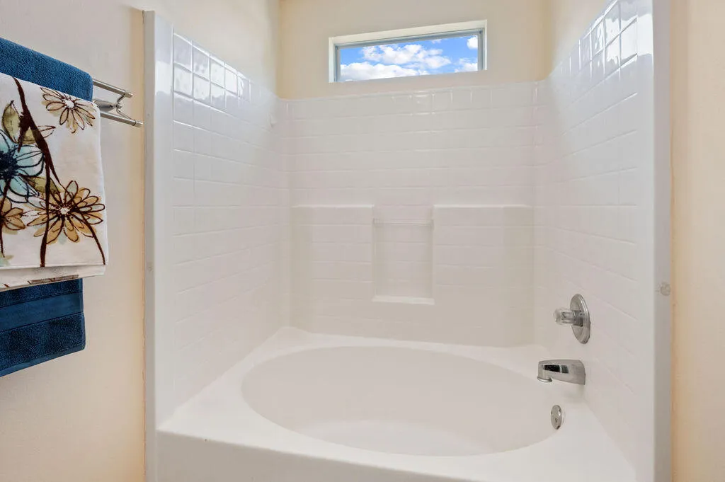 Crestview, Florida 32539, United States, 3 Bedrooms Bedrooms, ,2 BathroomsBathrooms,Residential,Pending,17401