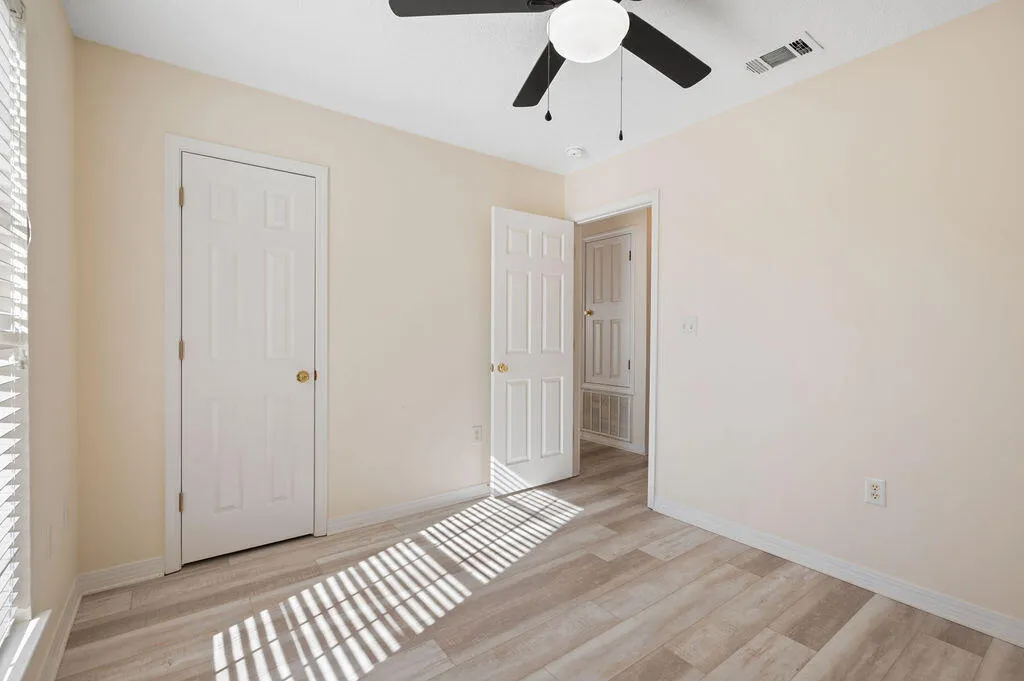 Crestview, Florida 32539, United States, 3 Bedrooms Bedrooms, ,2 BathroomsBathrooms,Residential,Pending,17401