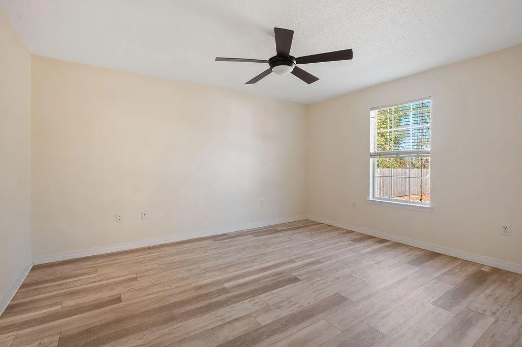 Crestview, Florida 32539, United States, 3 Bedrooms Bedrooms, ,2 BathroomsBathrooms,Residential,Pending,17401