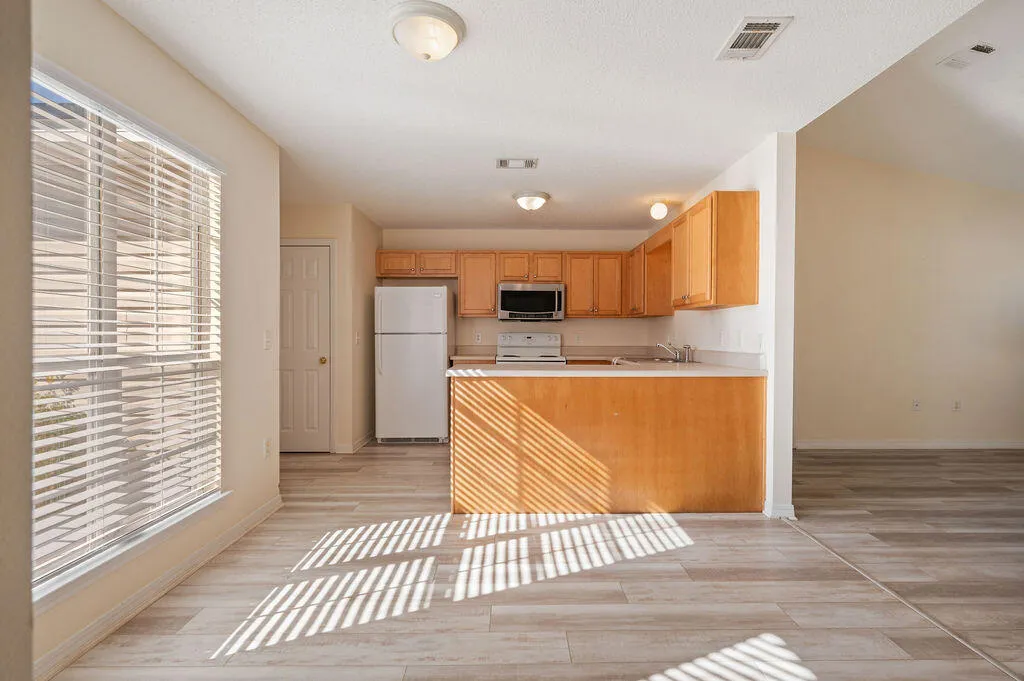 Crestview, Florida 32539, United States, 3 Bedrooms Bedrooms, ,2 BathroomsBathrooms,Residential,Pending,17401