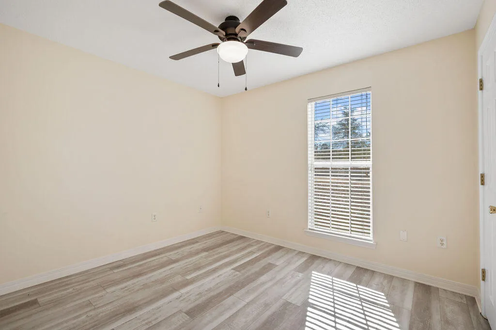 Crestview, Florida 32539, United States, 3 Bedrooms Bedrooms, ,2 BathroomsBathrooms,Residential,Pending,17401