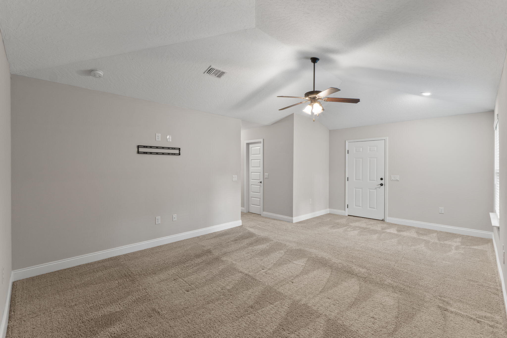 NAVARRE S/D 2ND ADDN - Residential