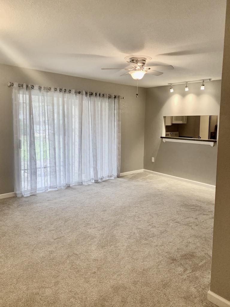 Updated 2 bed 2 bath condo in FWB! Great primary residence or investment property! Similar condos rent $1,200-$1,300! Condo is being Sold with washer and dry. Buyer to verify all information for accuracy.