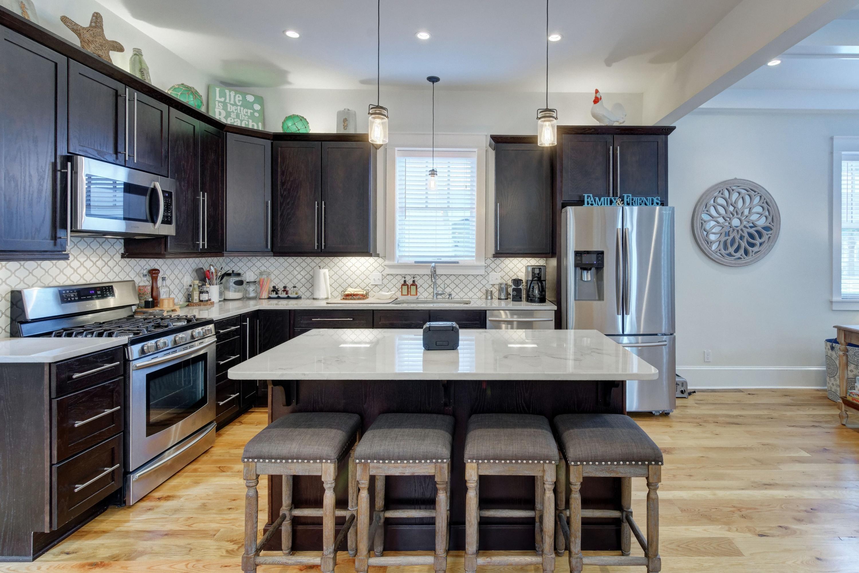 COTTAGES AT EASTERN LAKE - Residential