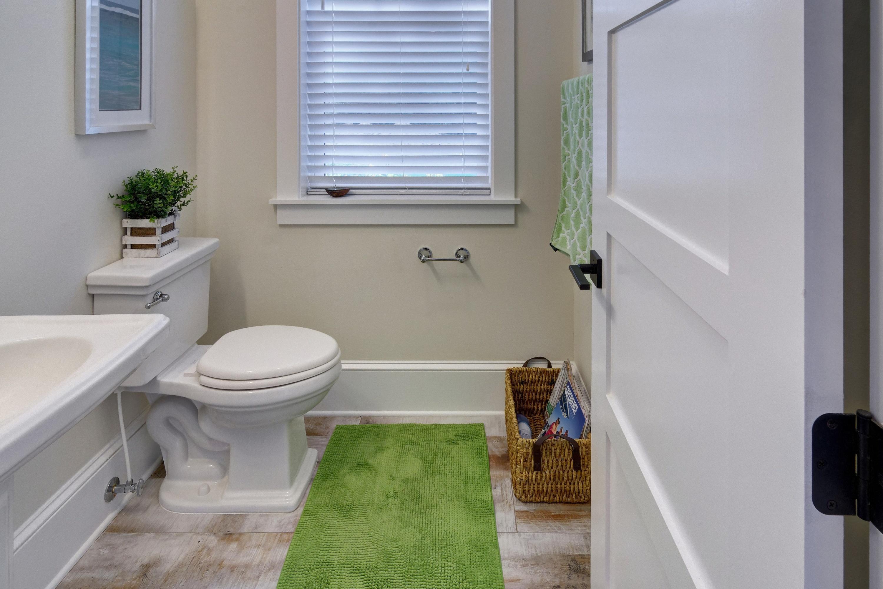 COTTAGES AT EASTERN LAKE - Residential