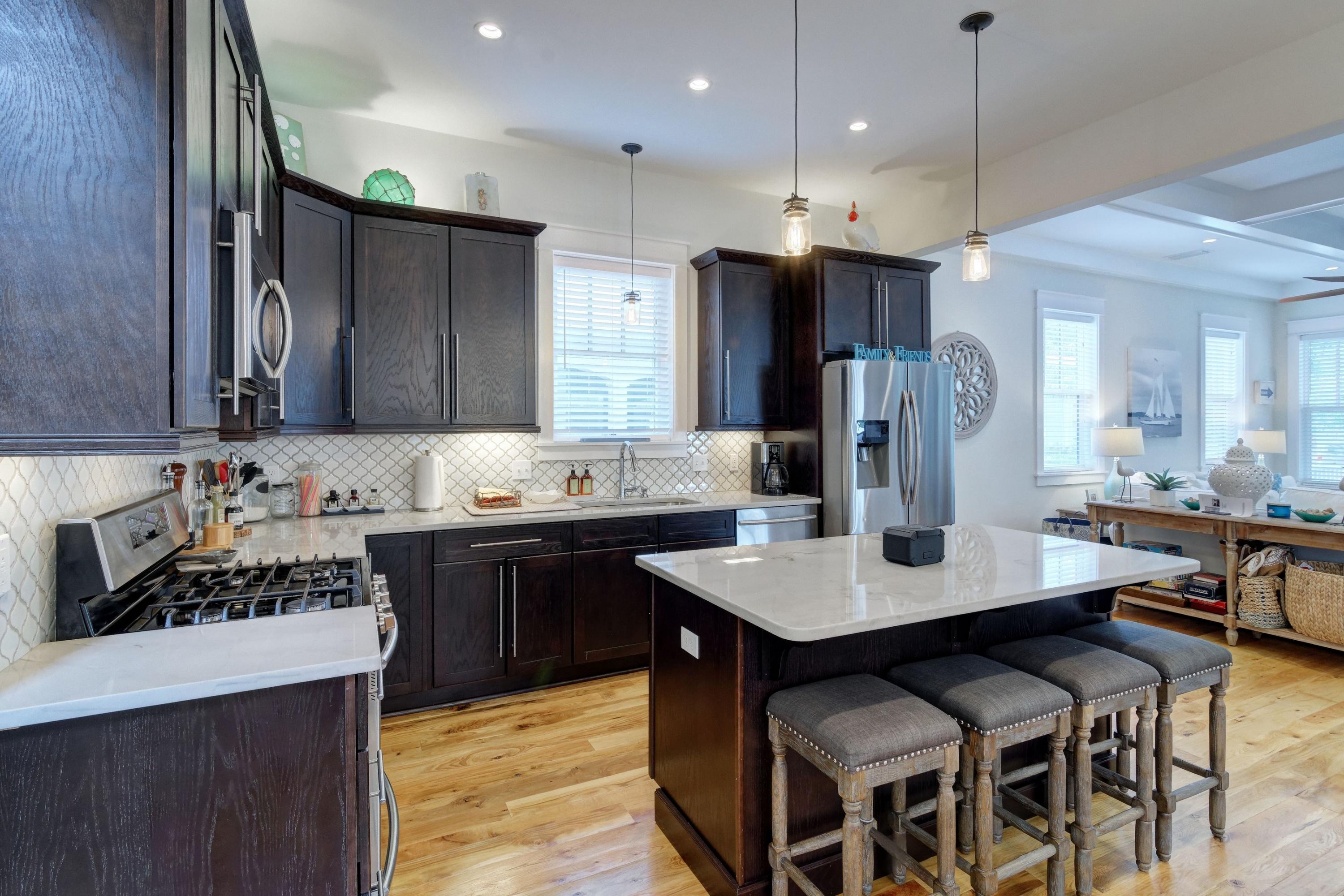 COTTAGES AT EASTERN LAKE - Residential